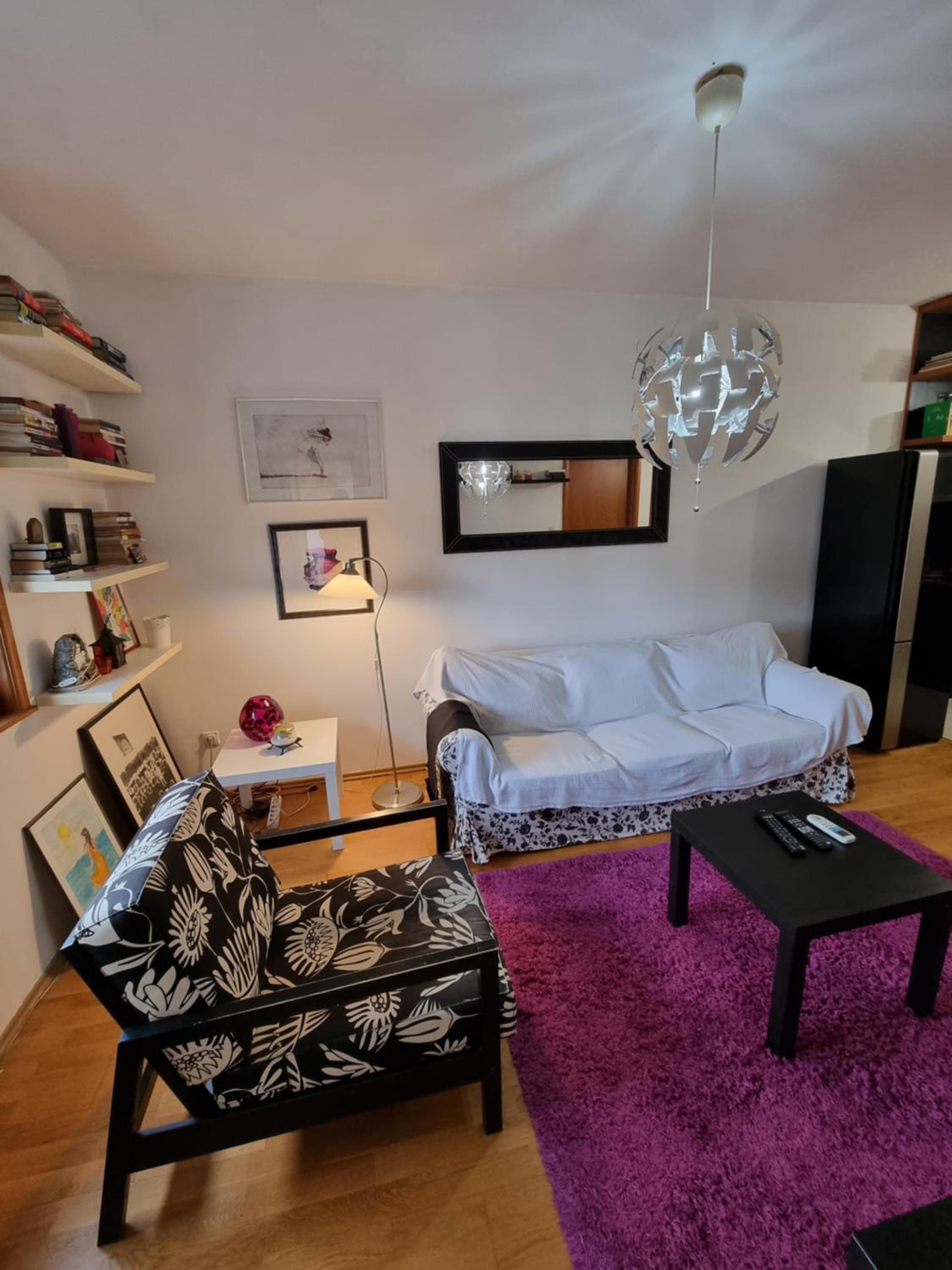 One bedroom Centre apartment photo 3