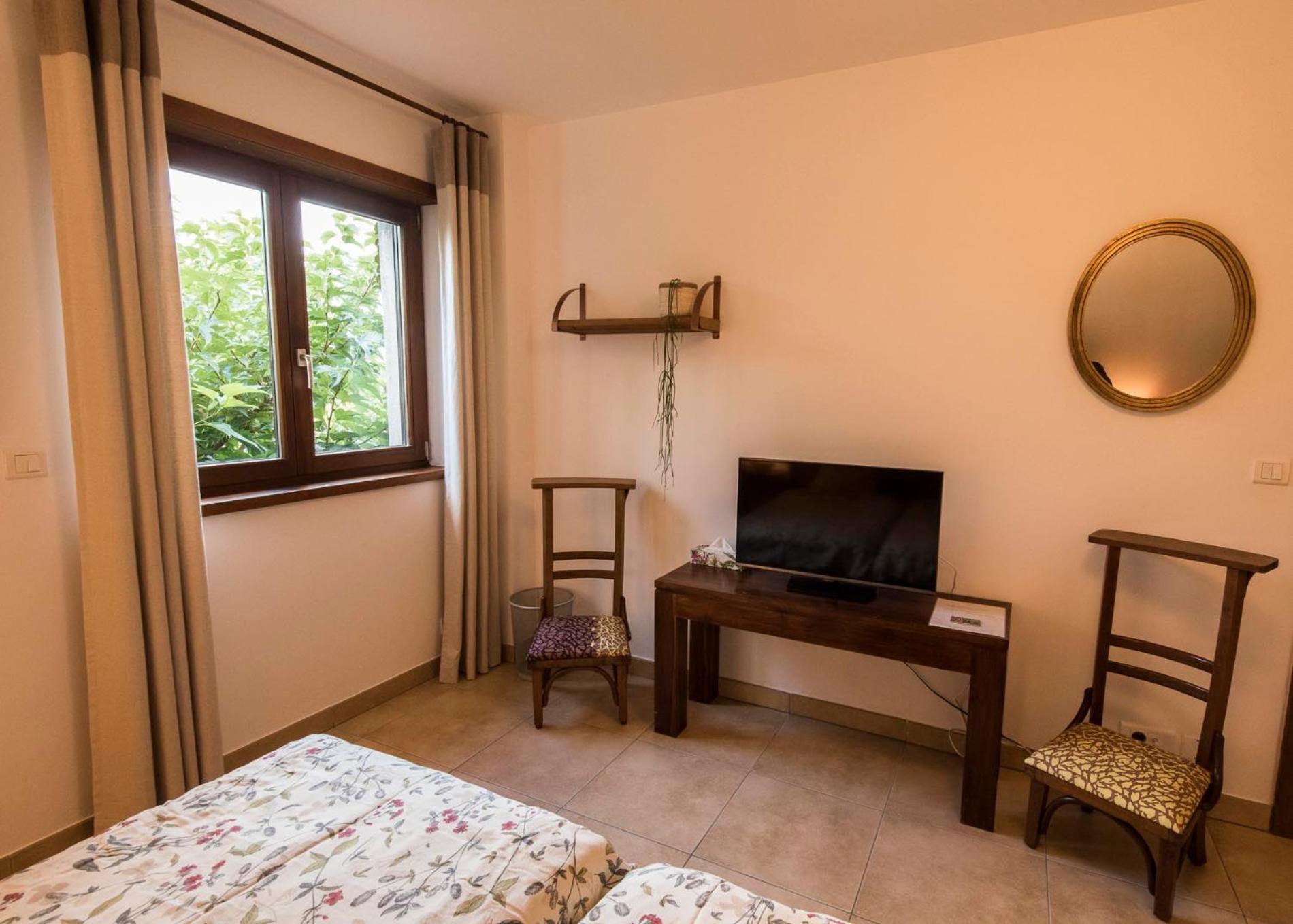 chambre d'hôtes de charme, un temps en forêt view 2