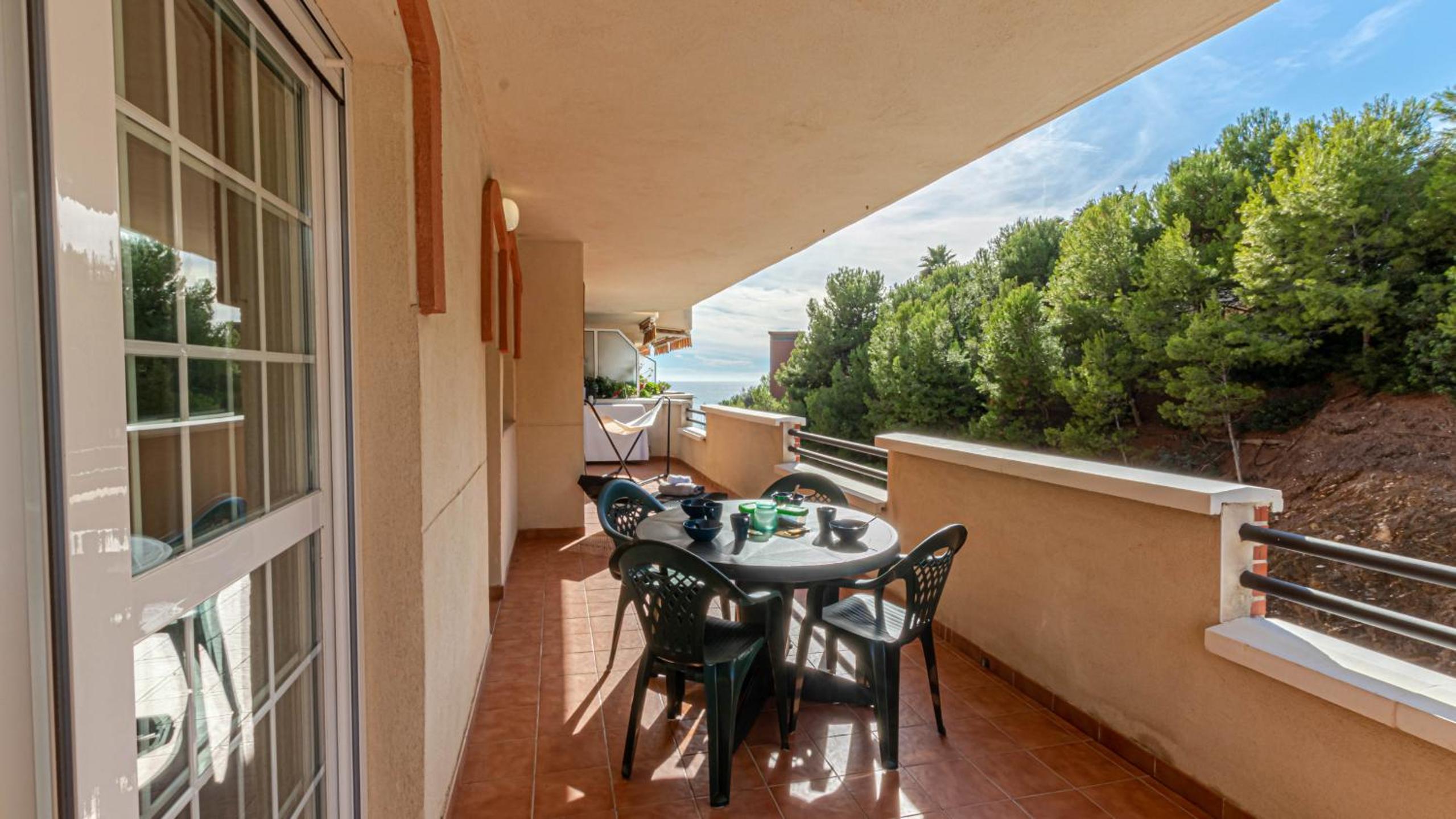 797 Holiday Rentals- Piso con amplia terraza a solo 1 min de la playa photo 3