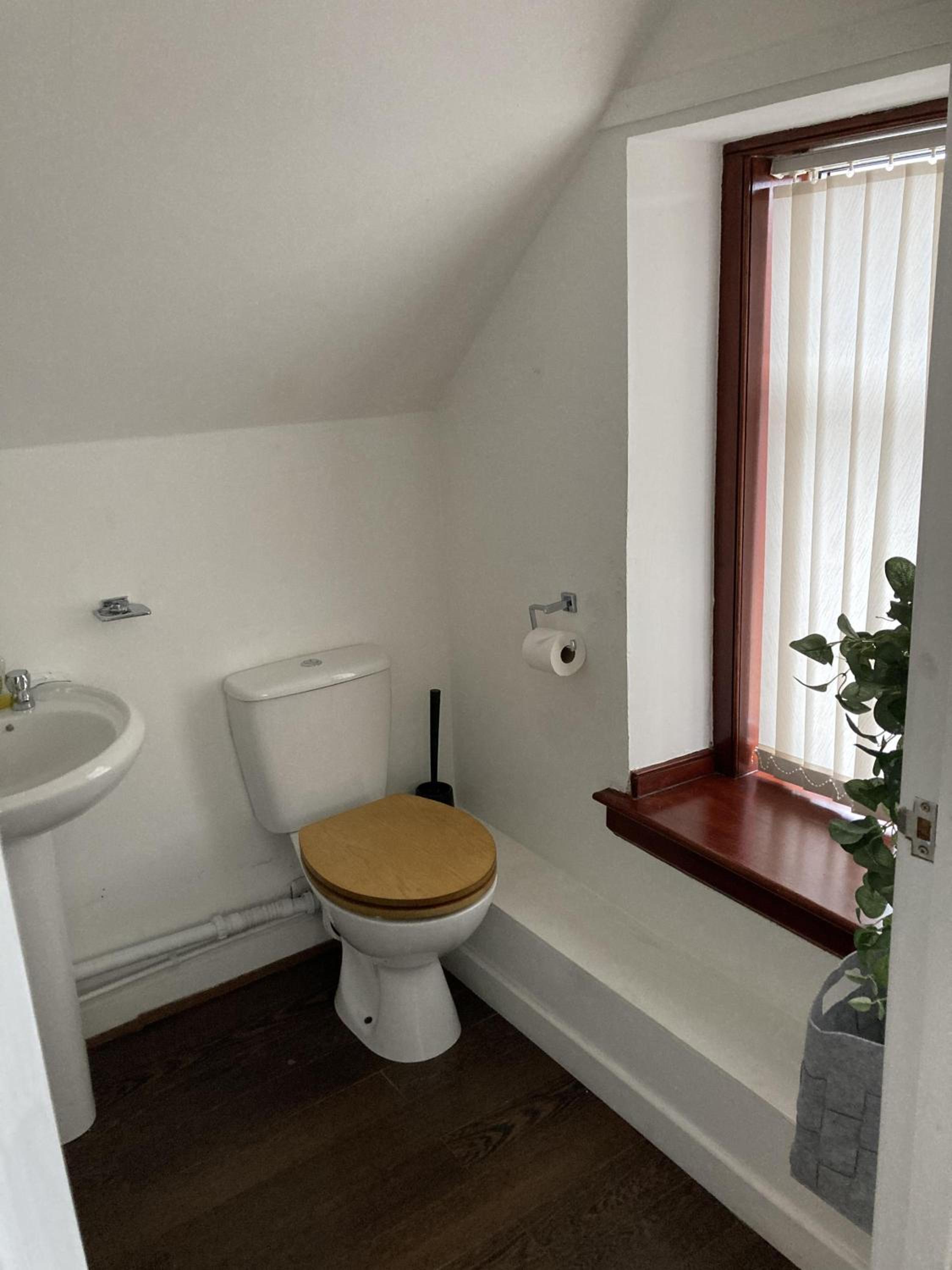 2 Bedroom apartment, with free parking