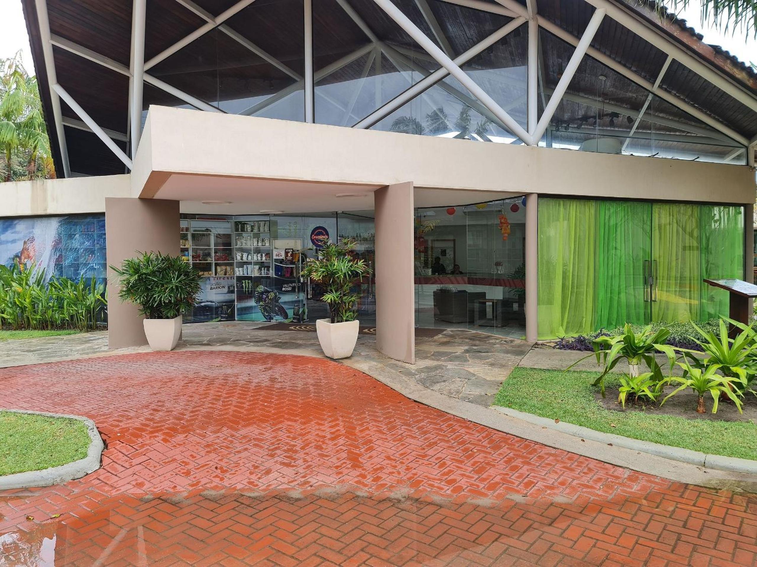 Hotel Nui supreme beach Living praia de Muro Alto - Image 1