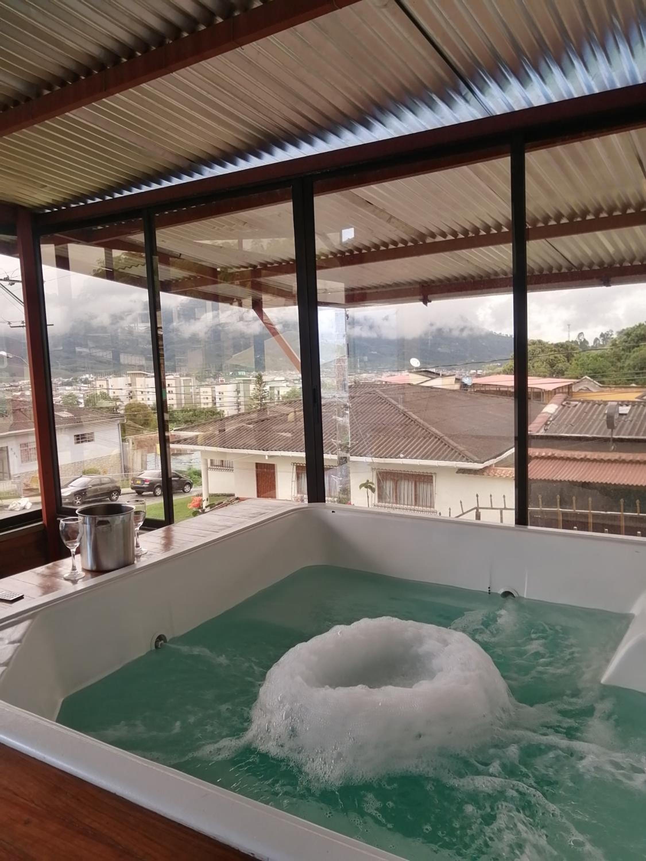 Hostal spa casa de piedra con jacuzzi view 3