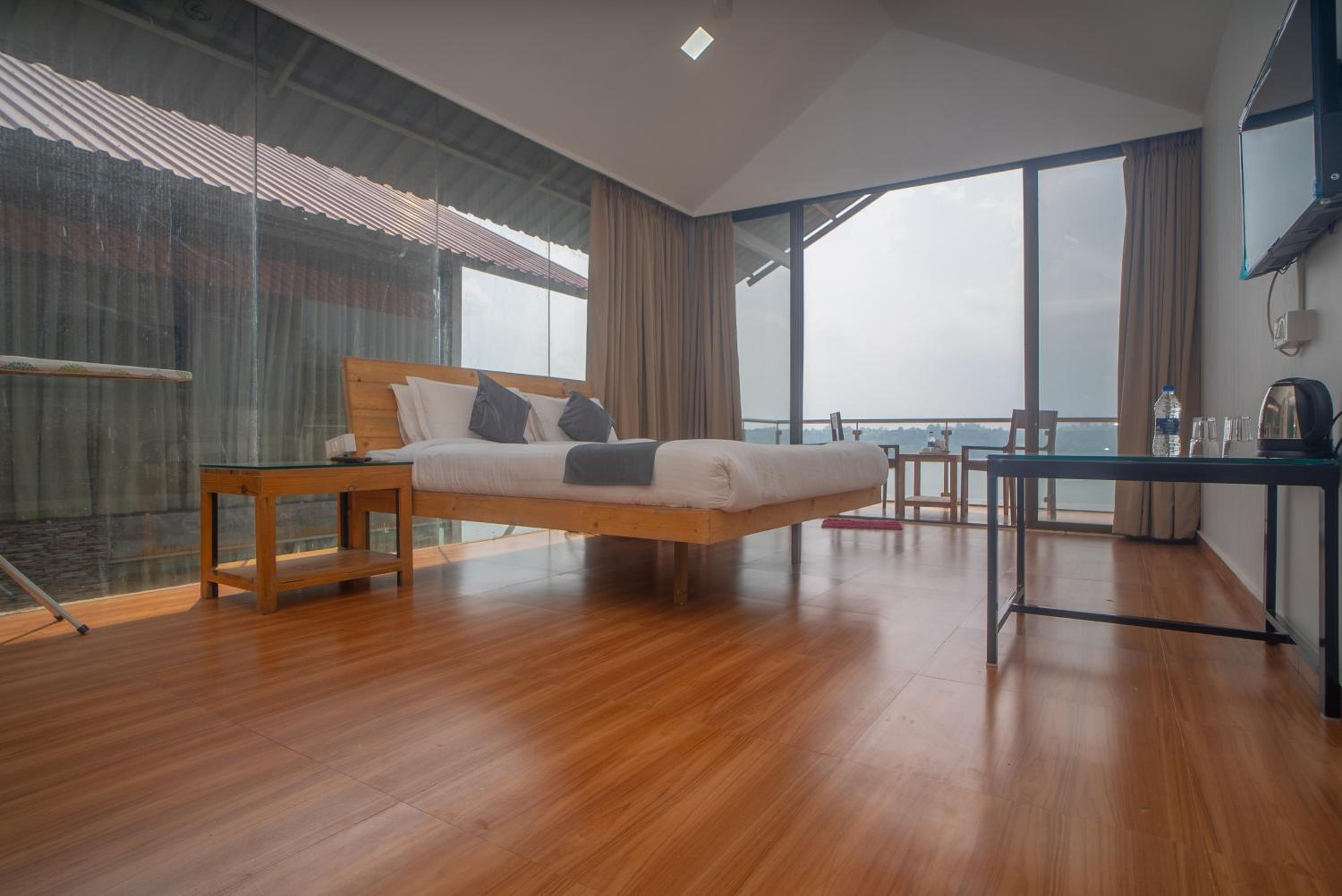 Shvas Island Resort