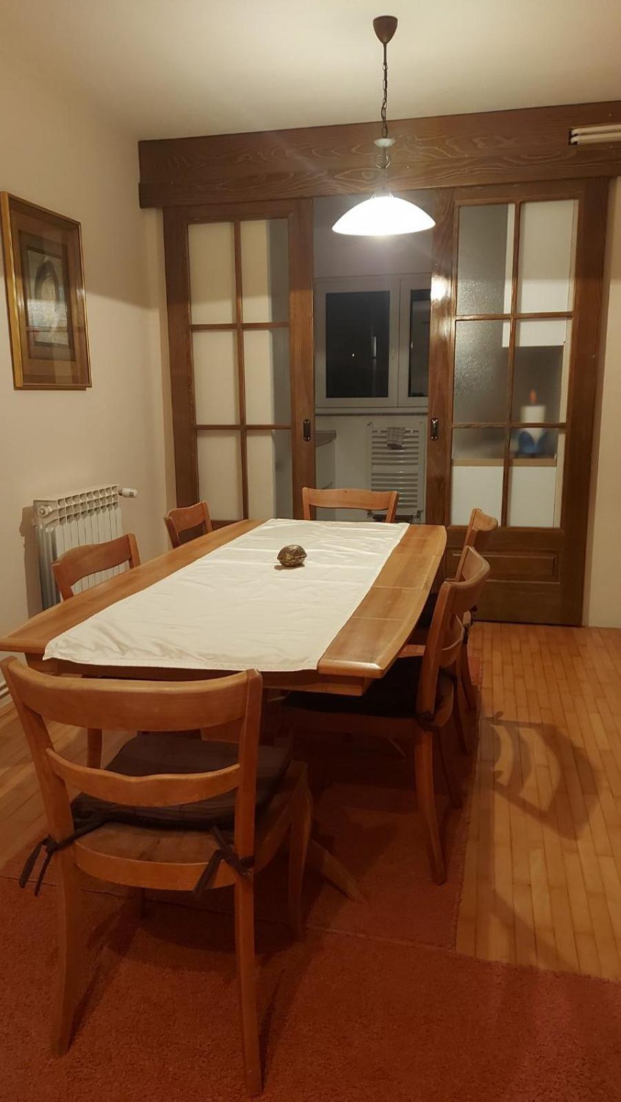 Idealna kuća za odmor, Pale