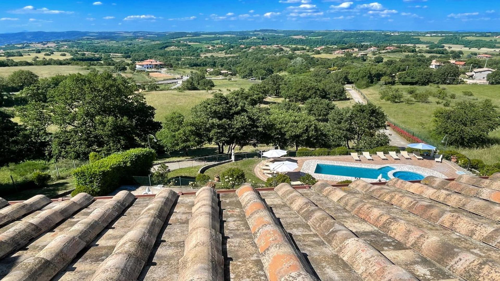 Exclusive villa in Montefiascone -Pool and Jacuzzi view 5