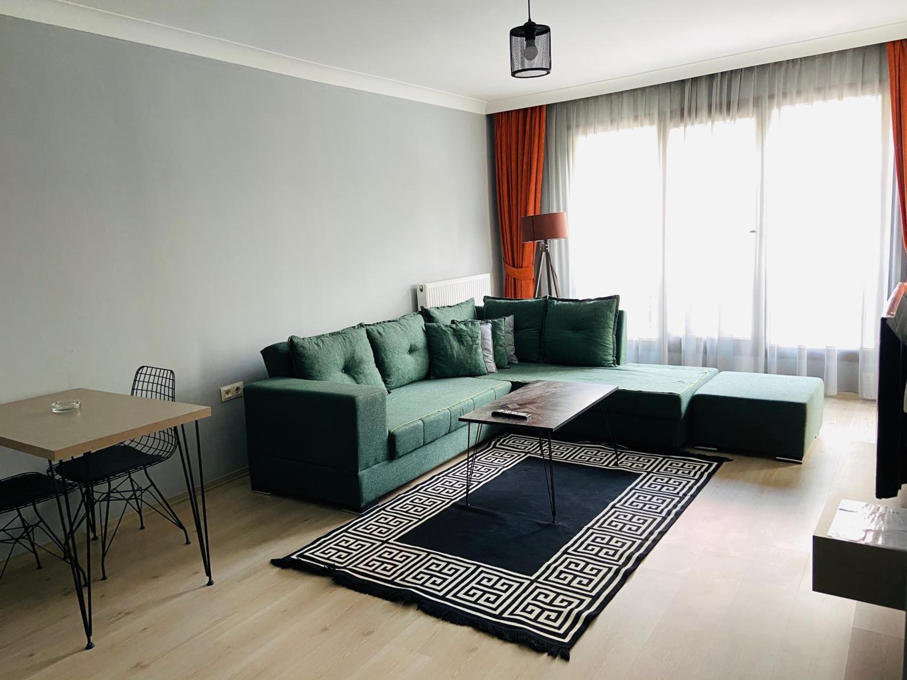 06ev Rental House
