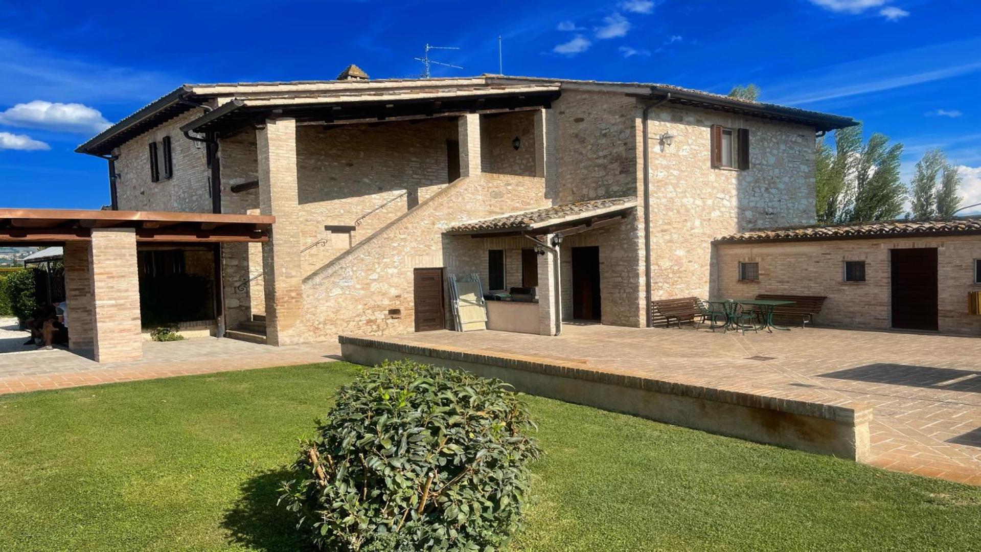 Spello By The Pool - Sleeps 11 - fabulous villa pool All exclusively yours view 4