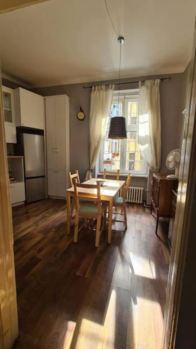 Your Royal 2 bedroom City Center Stay