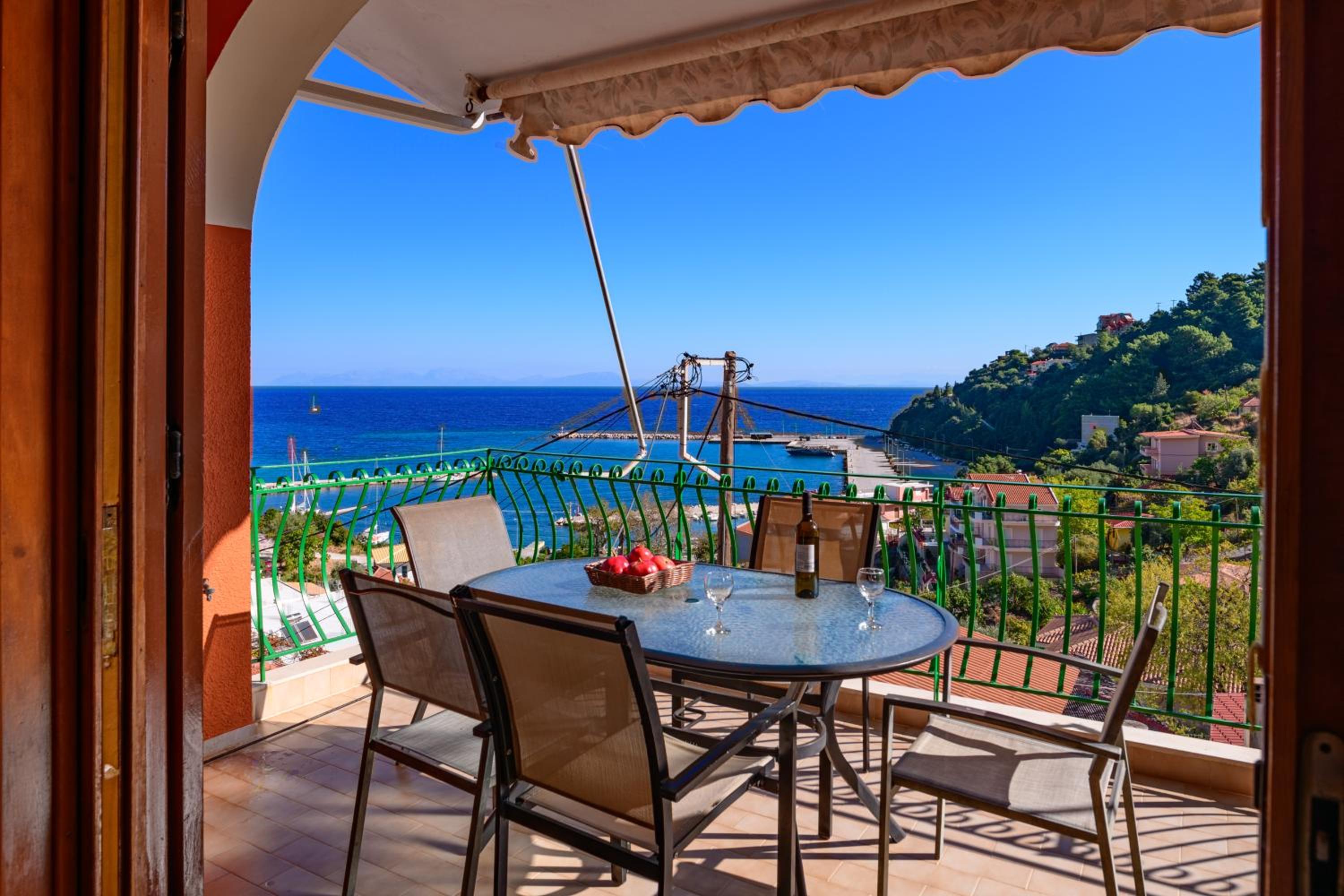 Golden Flower's Apartment photo 2