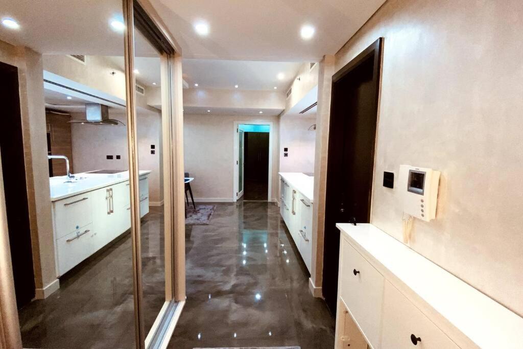 BEAUTIFUL AND COZY 2 BR APARTMENT IN THE HEART OF DOWNTOWN