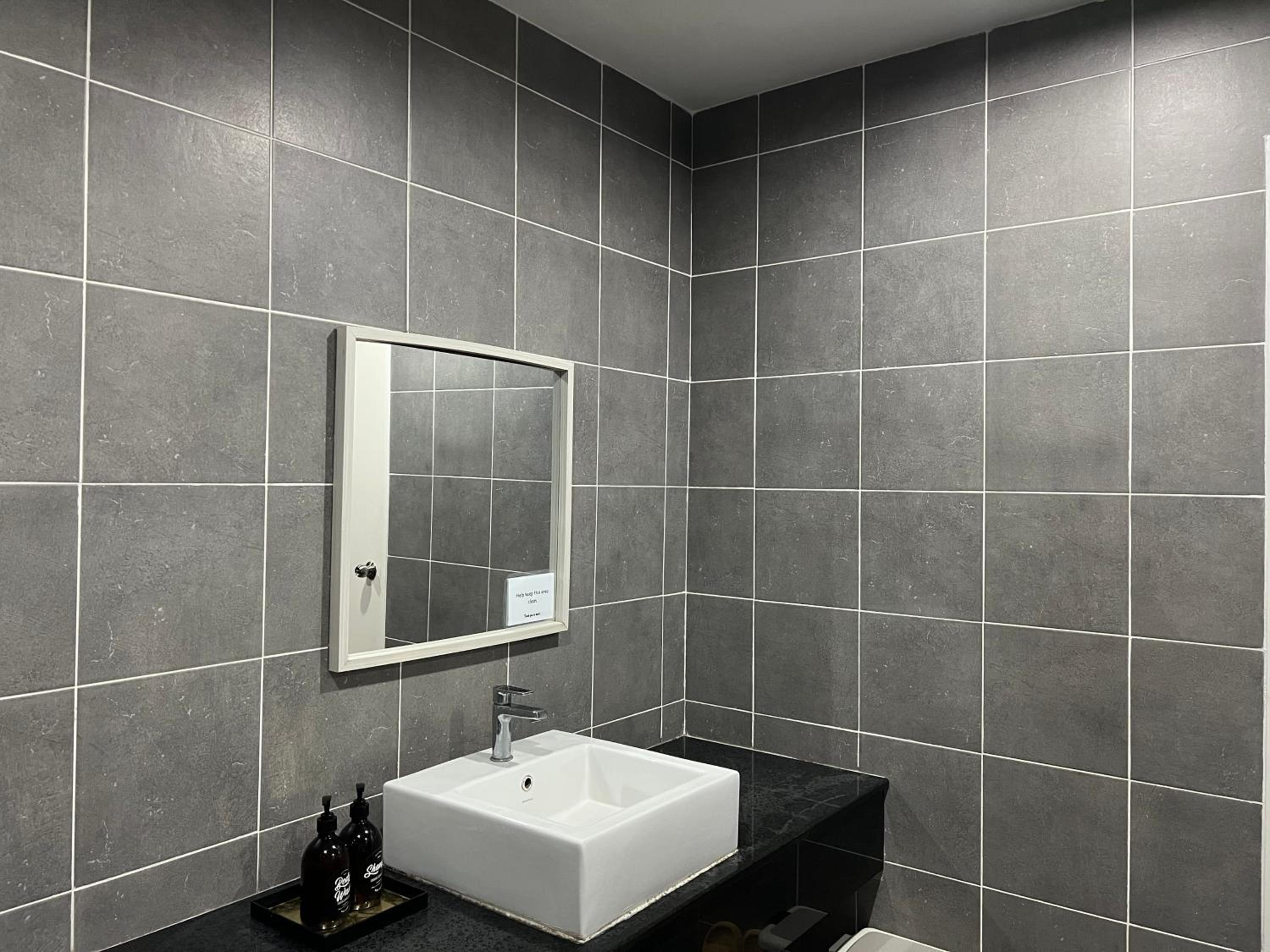 3 bedrooms (private bathroom) Perdana Hill Villa photo 7