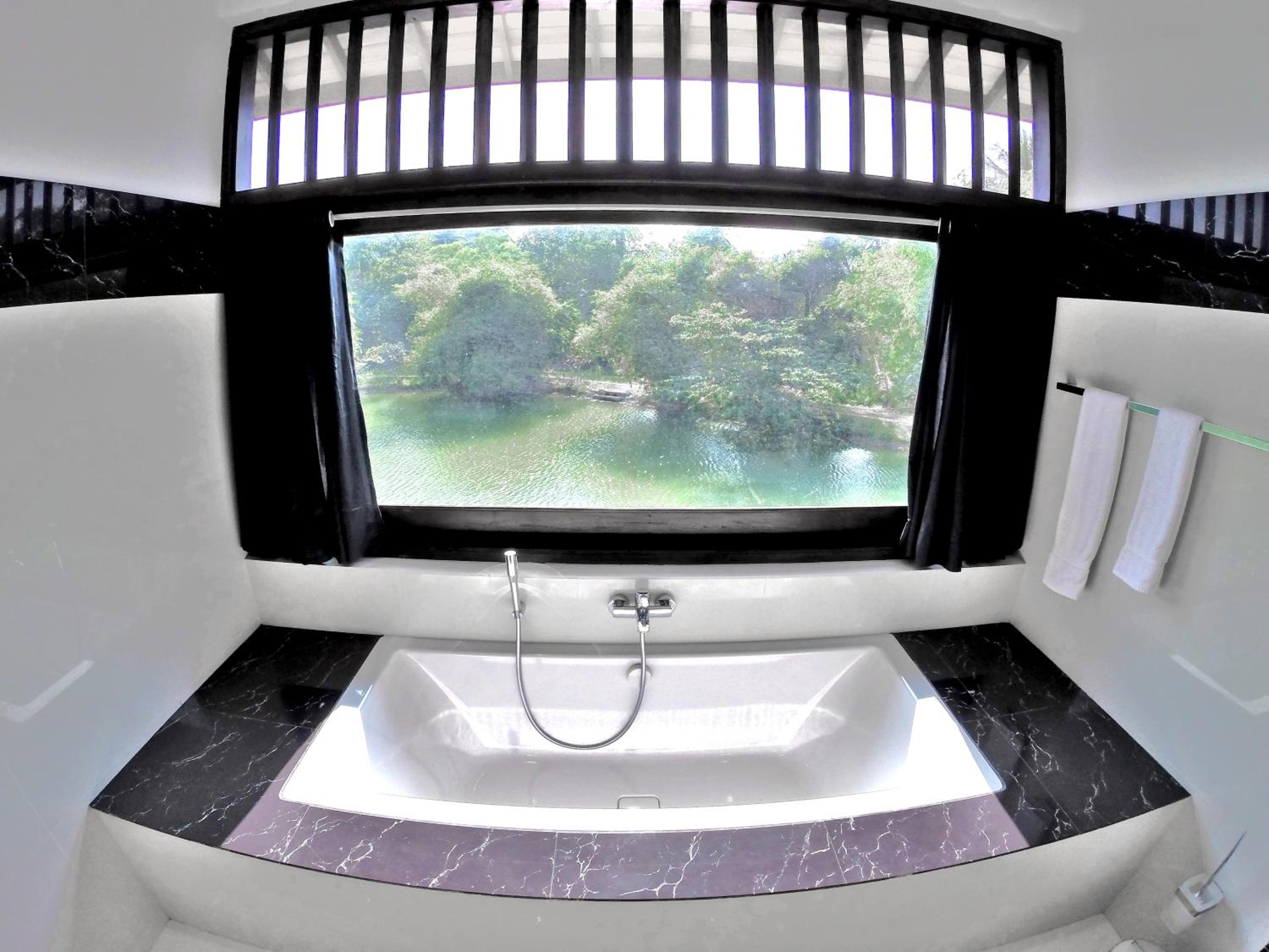 Jacuzzi