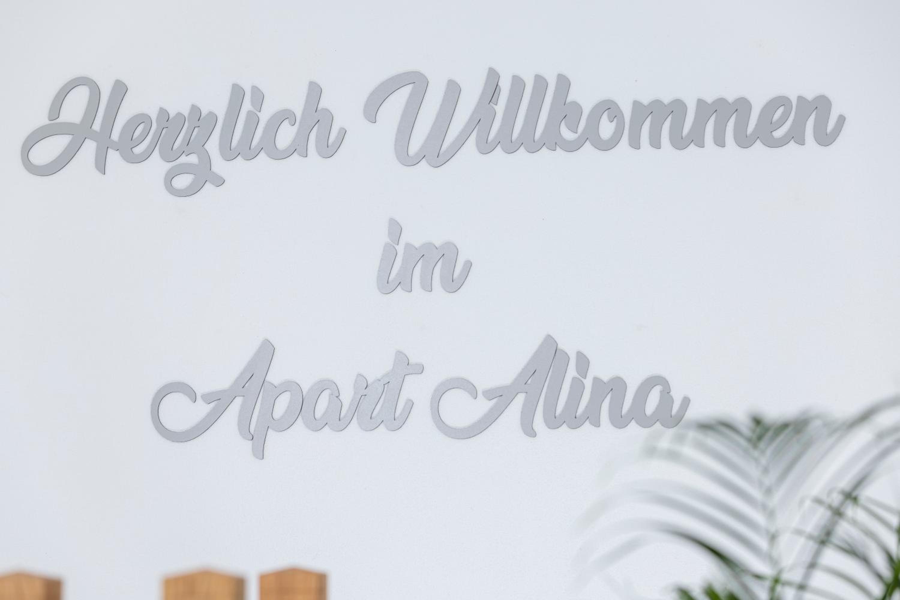 Apart Alina