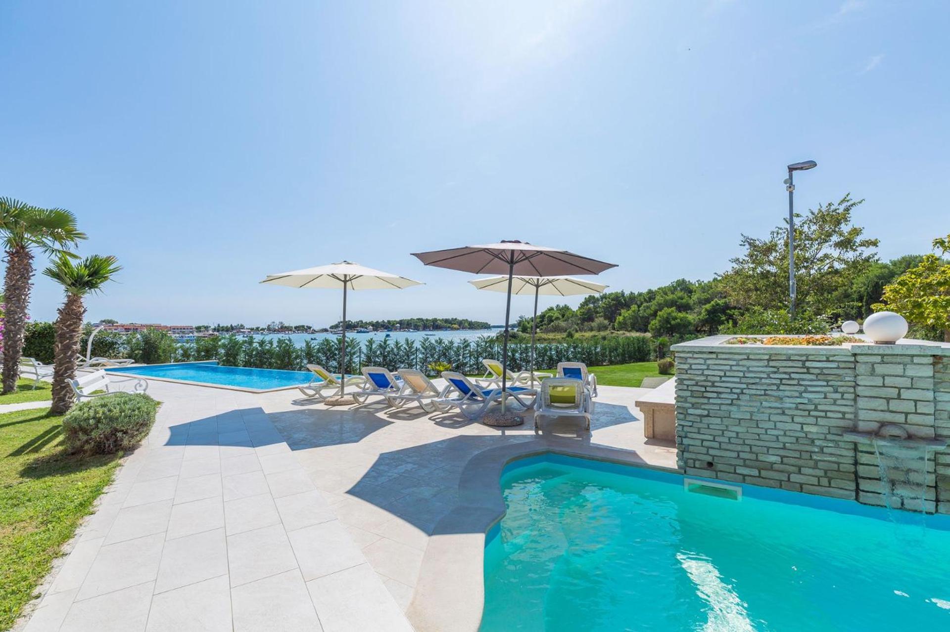 Apartments Fimi- with swimming pool view 5