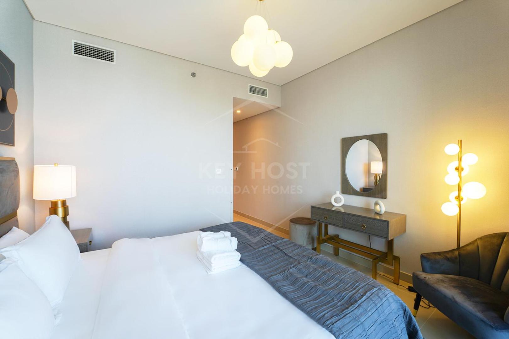 KeyHost - Superior 3BR Sea View - 52 42 Towers Dubai Marina- K2920