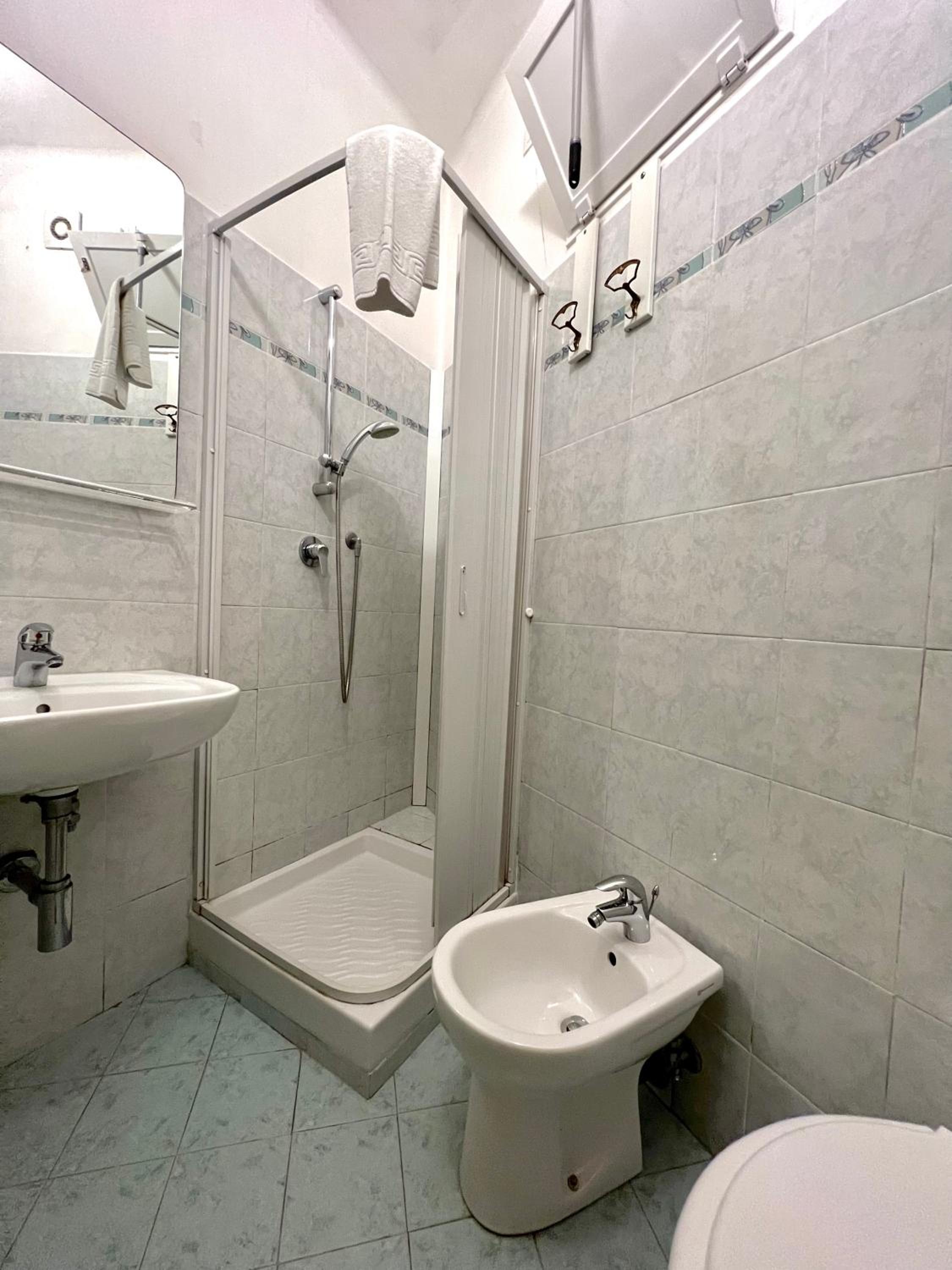 Monterosso apartment old city view 3