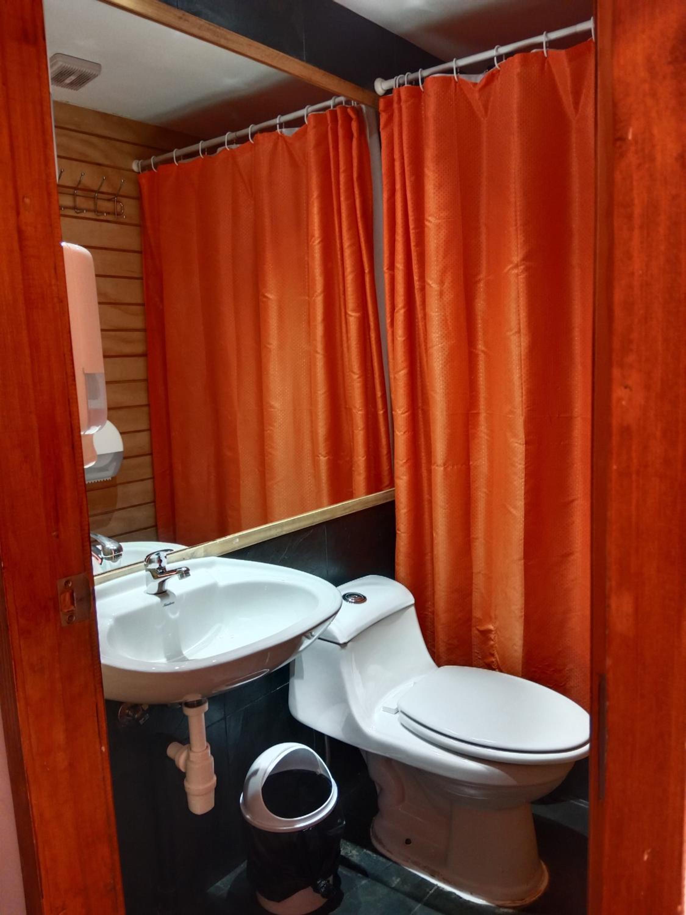 ALMER HOSTAL