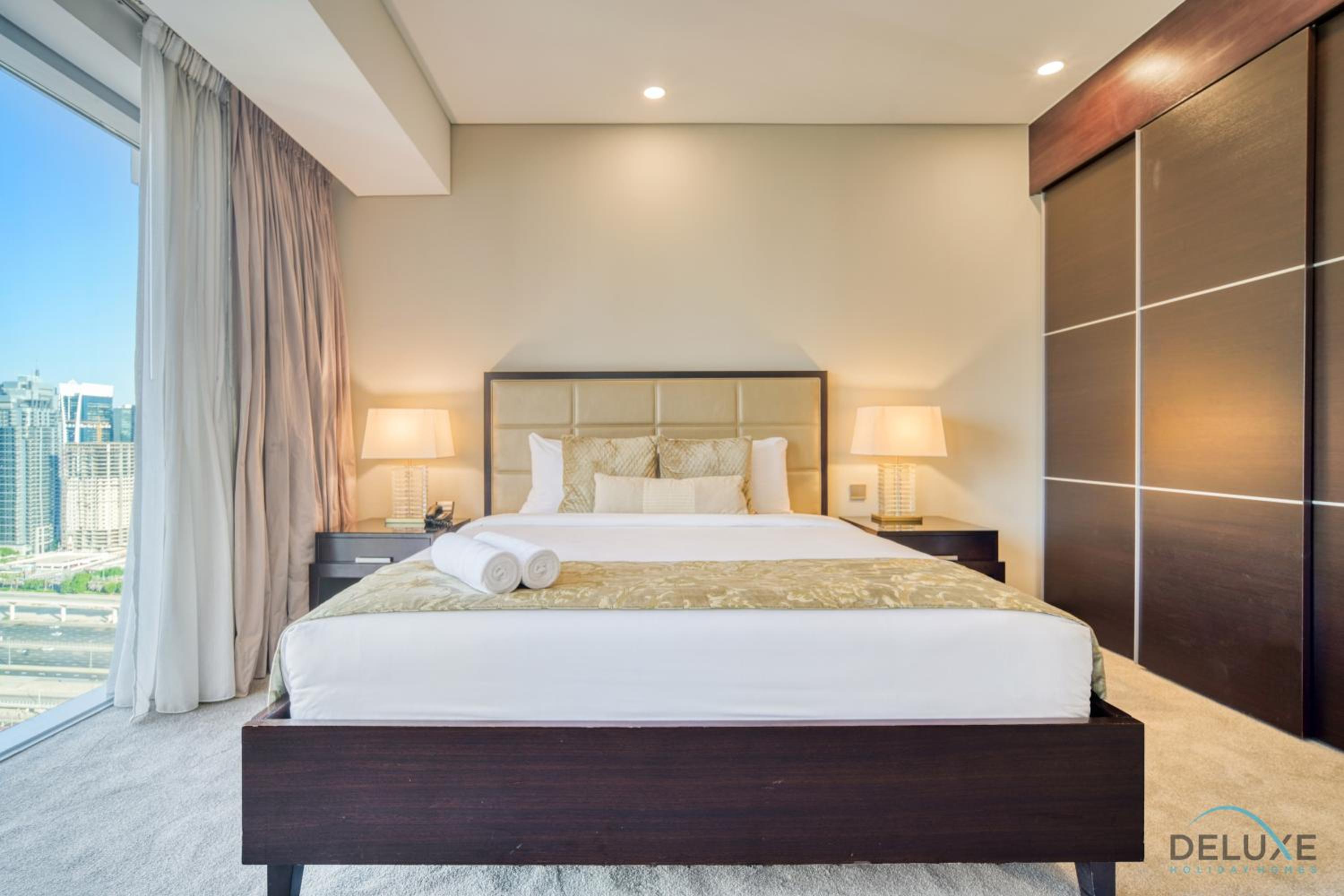Pristine 1BR in The Address Residences Dubai Marina by Deluxe Holiday Homes