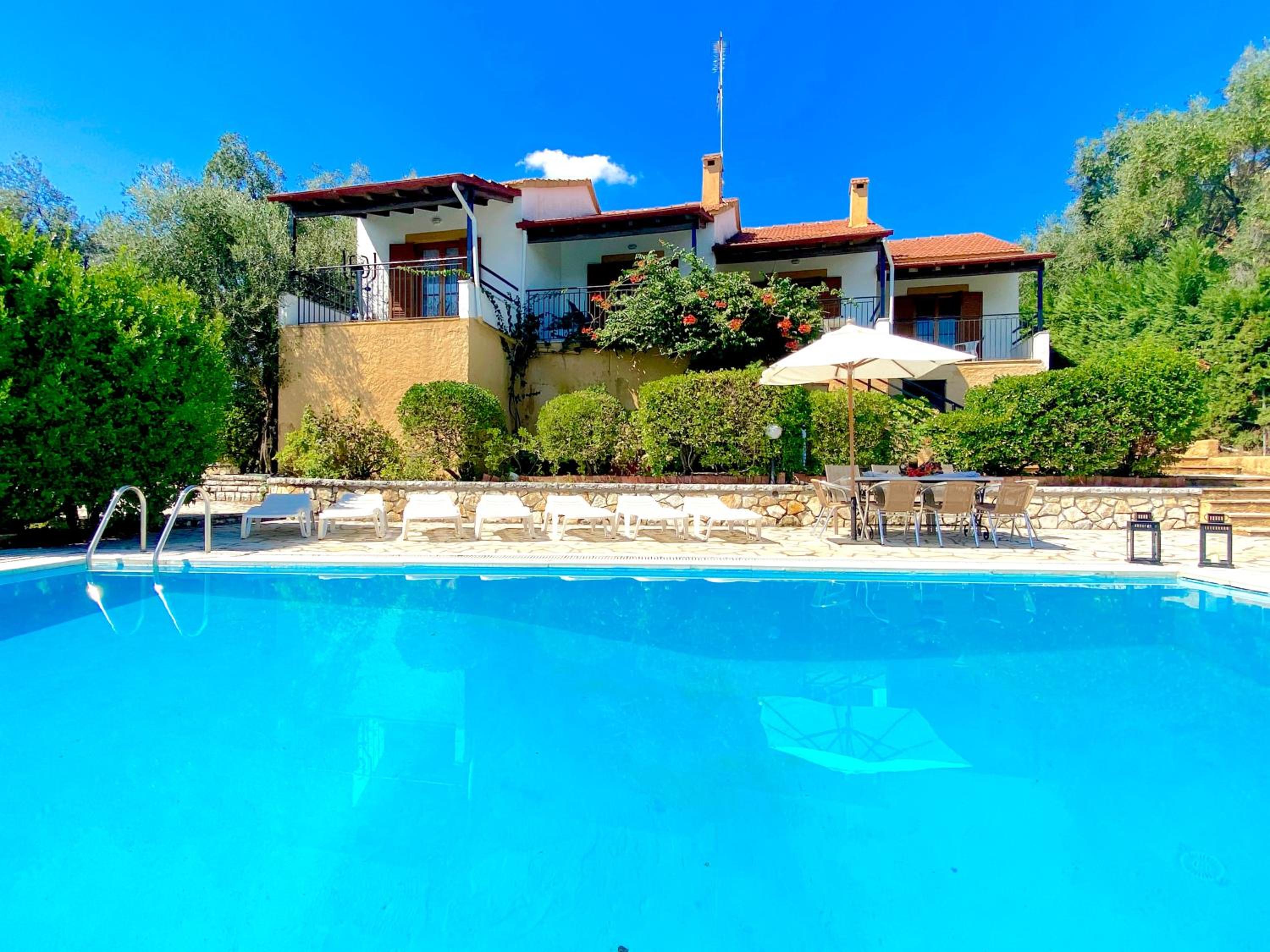 Villa Marialetta St Stephanos with private pool photo 2