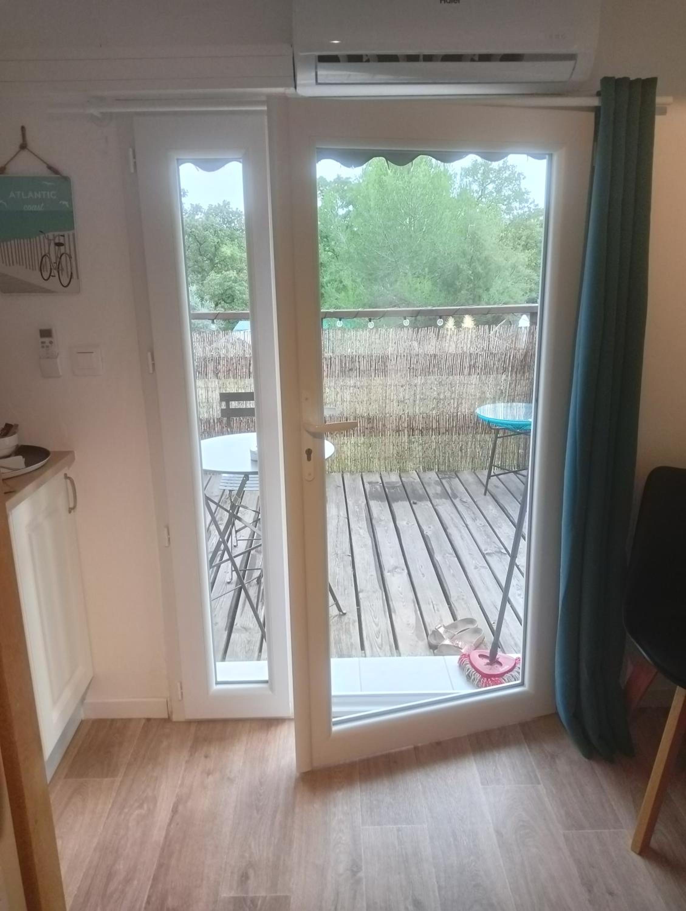 La Chouette Villa, chambre Mazet de 11m2 pièce sous-pente accés par escalier en bois