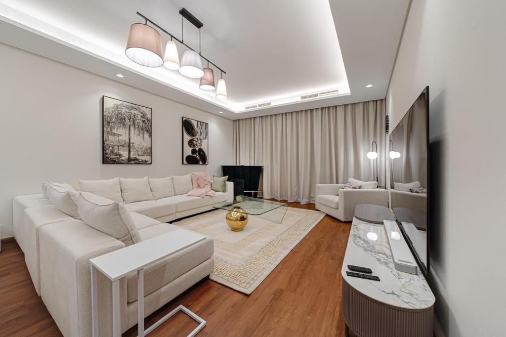 Paramount Midtown Luxury 2 Bedroom With Full Burj-Khalifa View