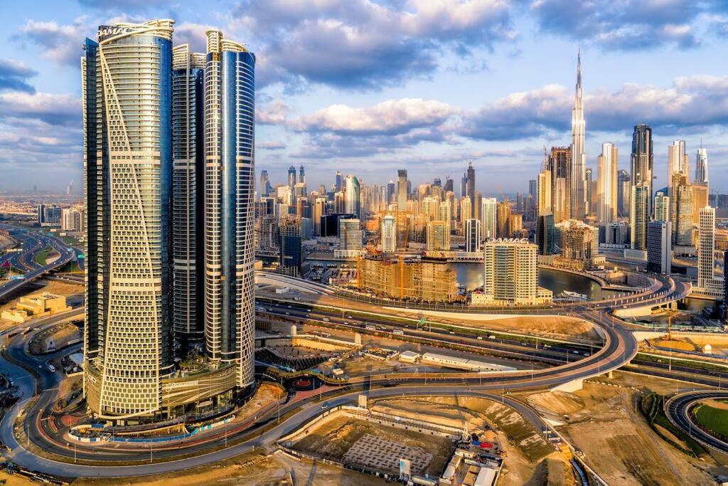 DAMAC Towers by Paramount Hotels & Resorts Dubai