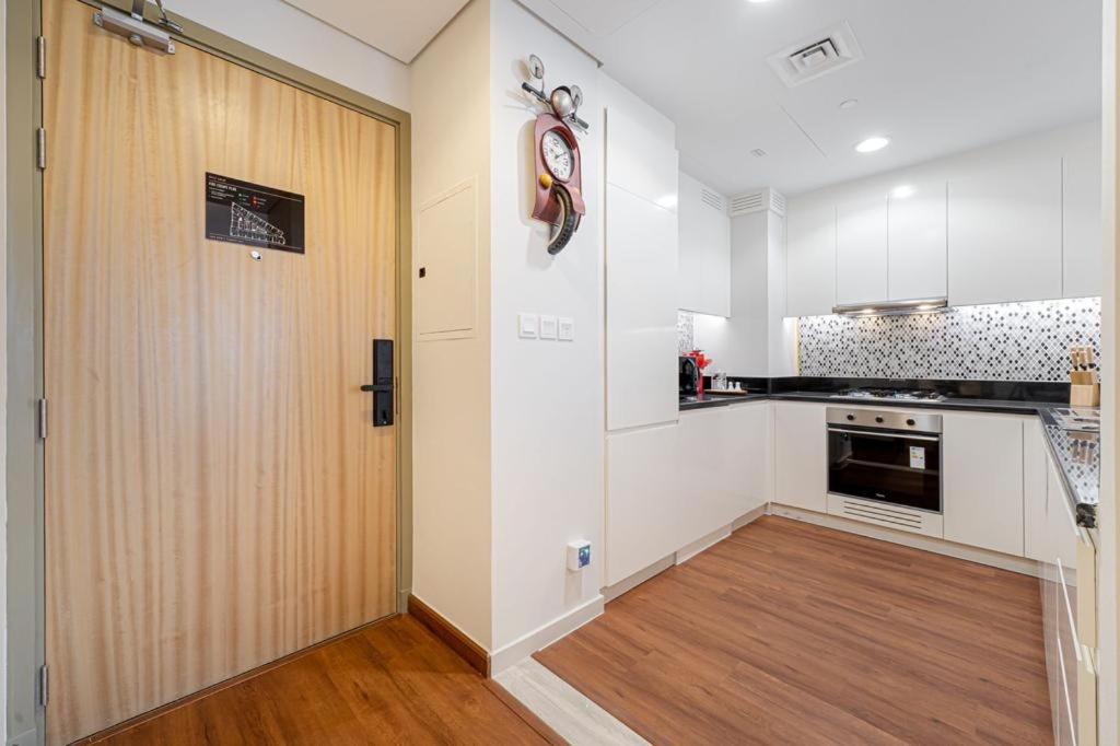 Paramount Midtown Luxury 2 Bedroom With Full Burj-Khalifa View