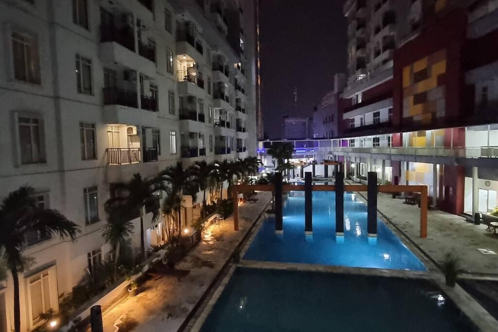 Apt 1 BR Gardenia Boulevard w Swim Pool