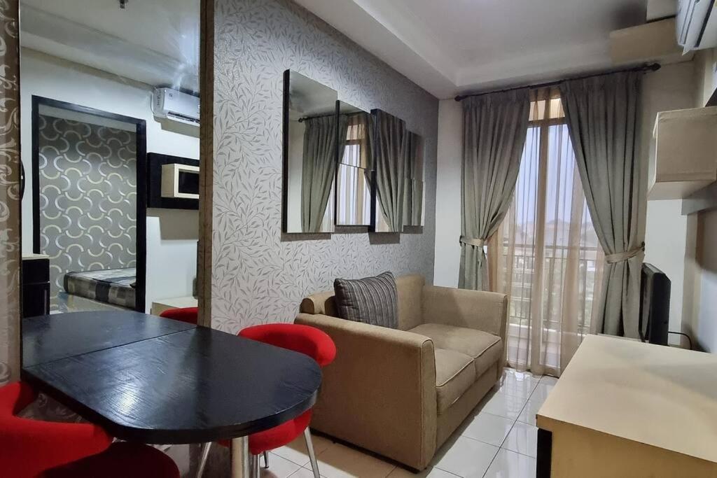 Apt 1 BR Gardenia Boulevard w Swim Pool