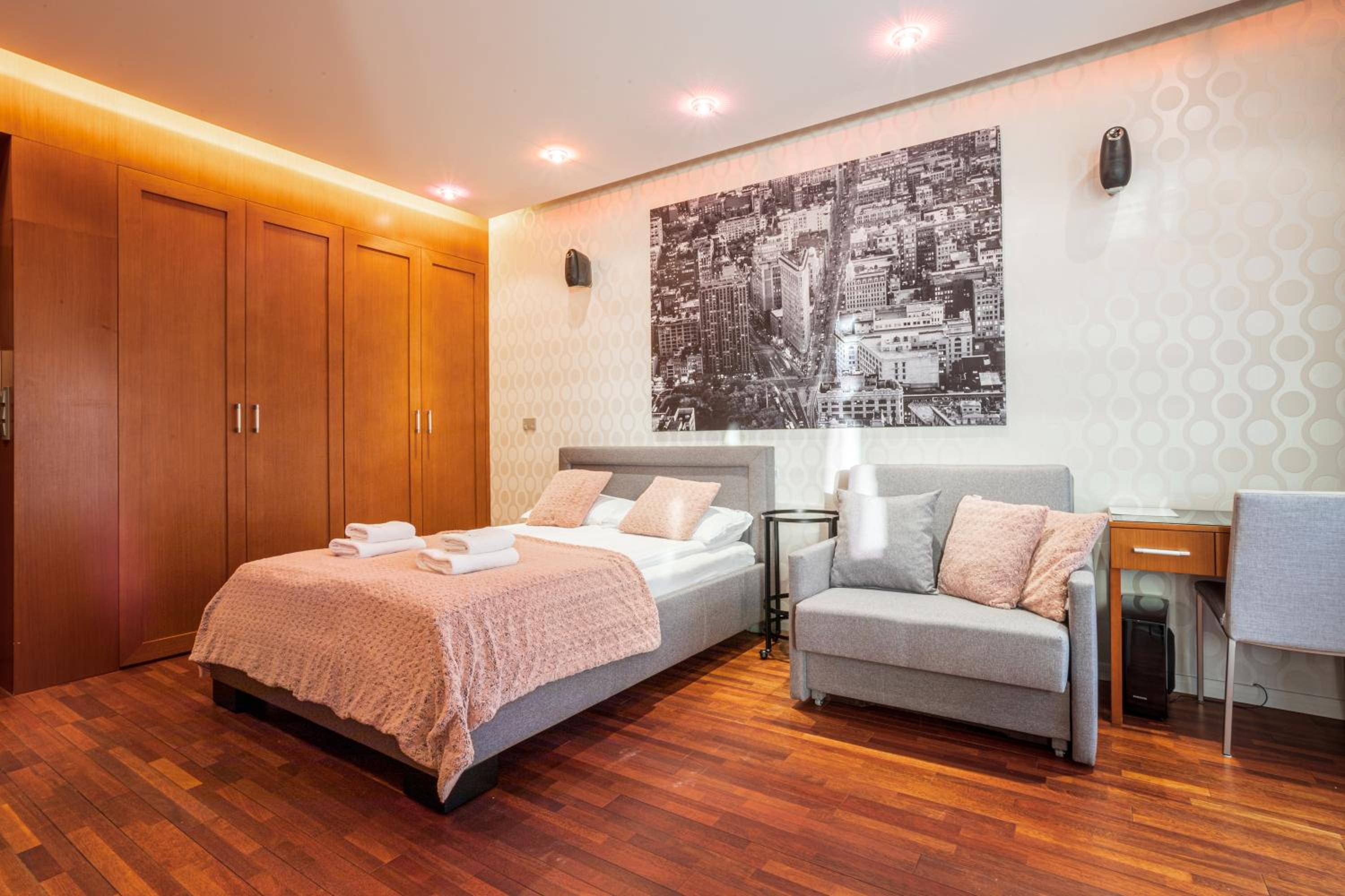 Broadway - Neptun Park by OneApartments view 2