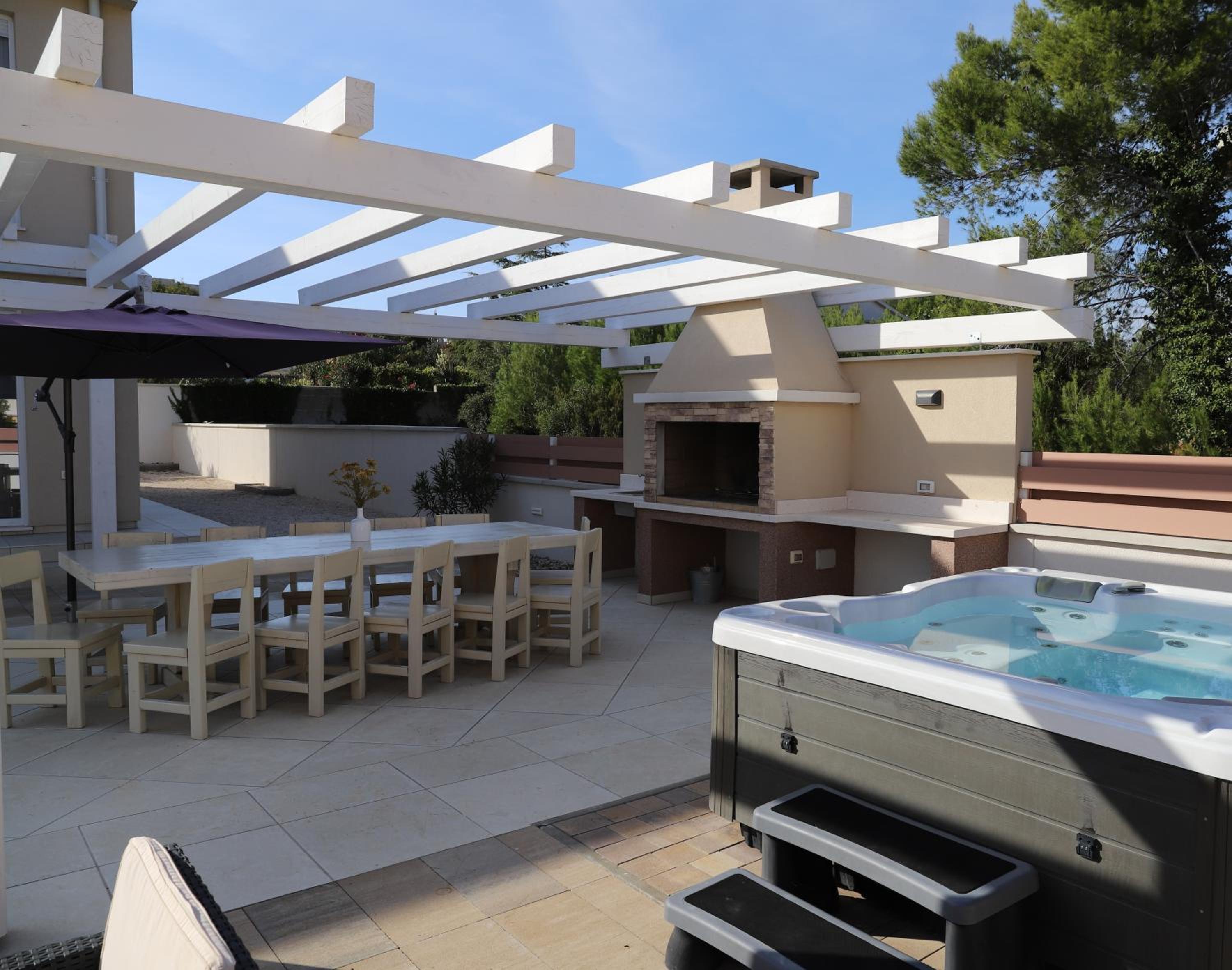 Villa OLIVIA - new and modern house with pool, souna, jacuzzi & playground, Ližnjan - Istra
