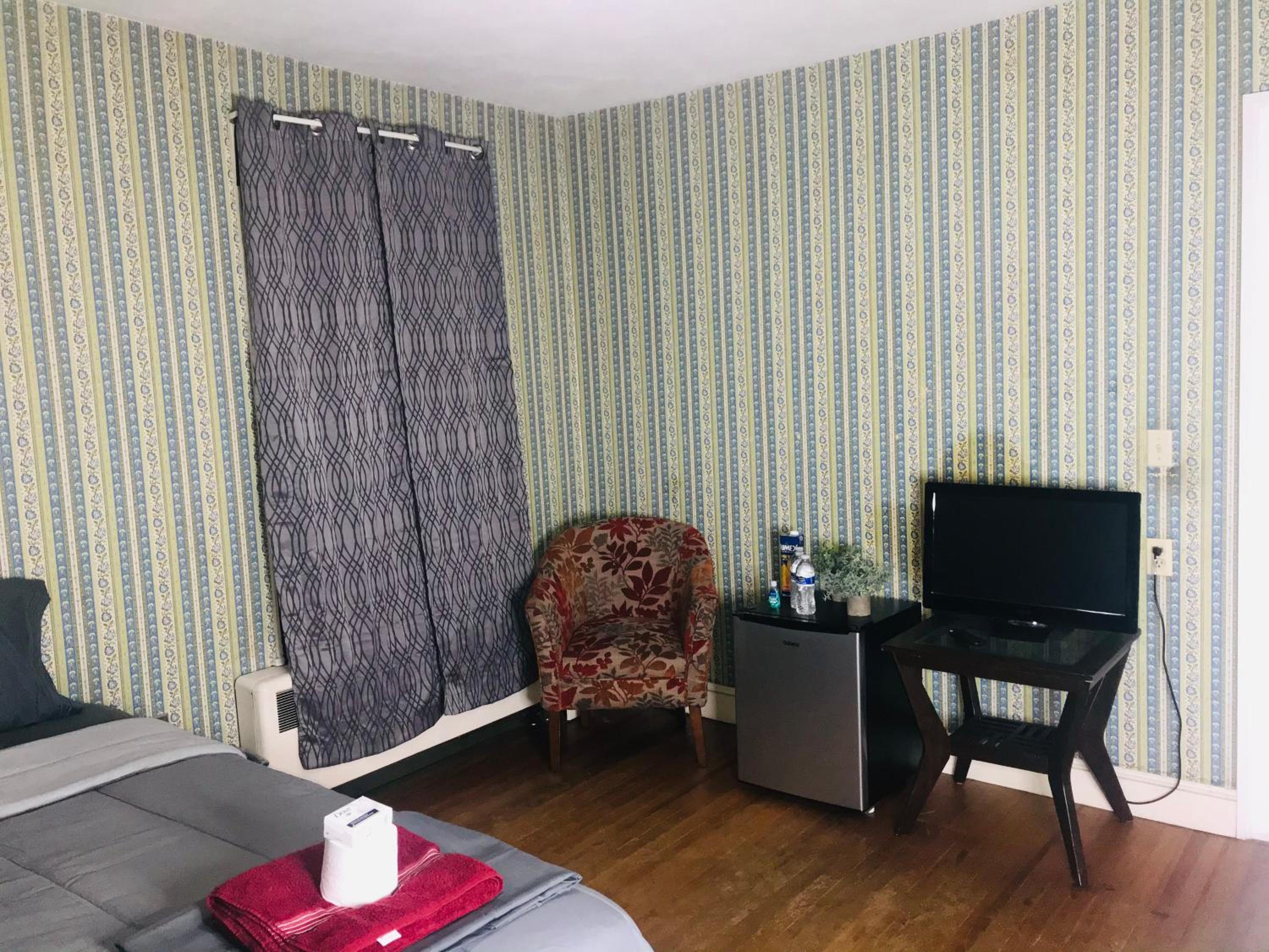 Private Room/Min. from Downtown 2