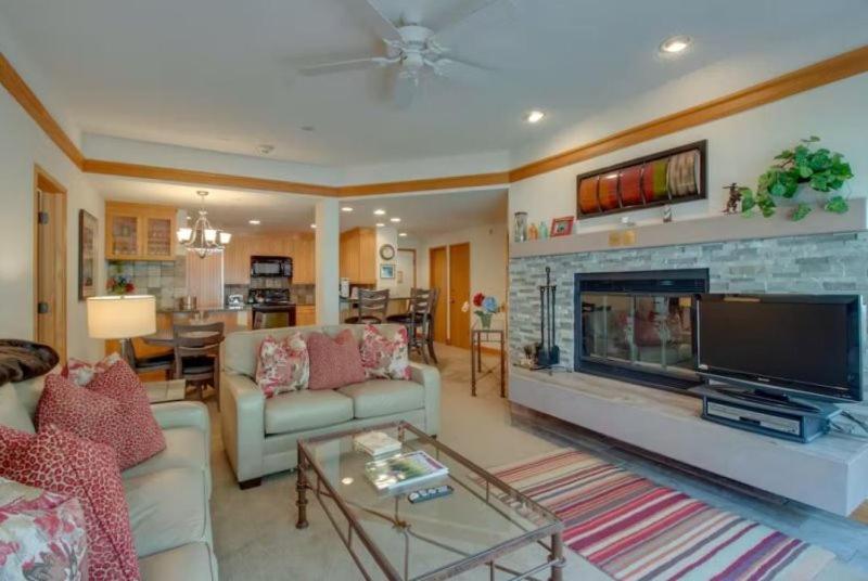 Luxury Charter 2 Bedroom Vacation Rental With Quick Access To The Ski Slopes And Beaver Creek Village