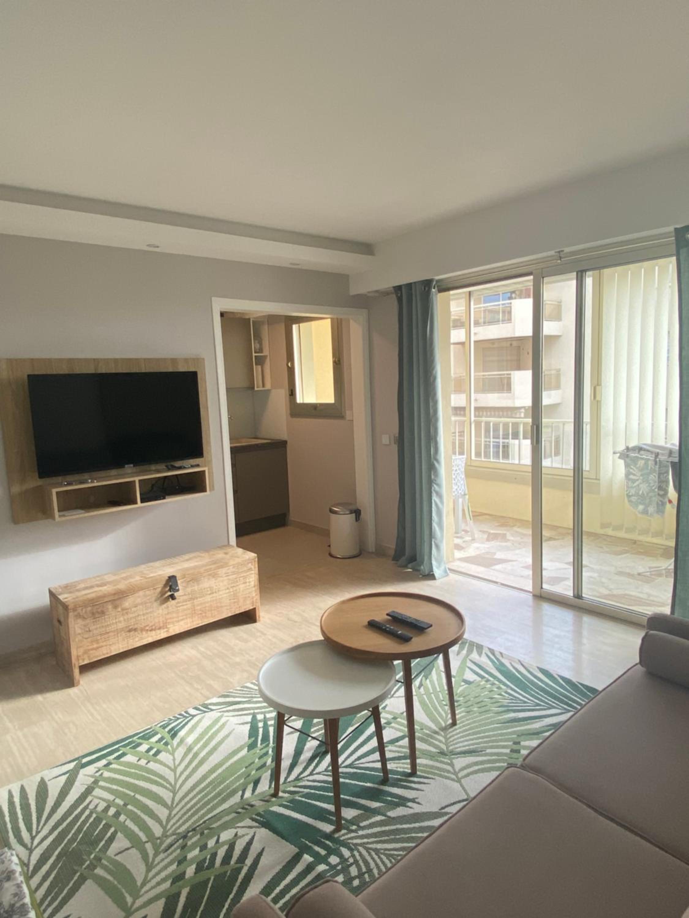 Luxury studio photo 2