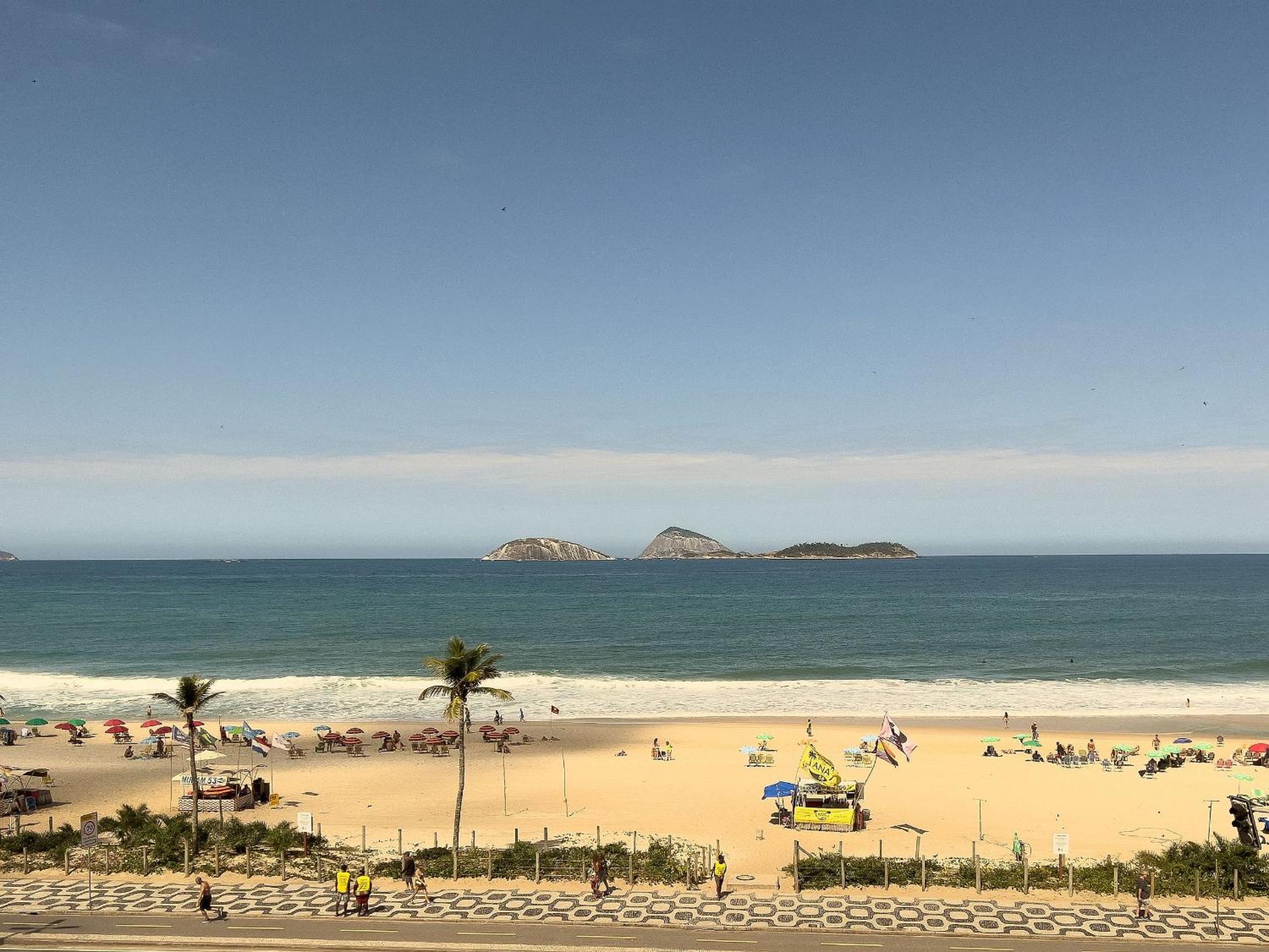 Maravilhosa Vista Mar e Muito Conforto na Glamourosa Ipanema Y1-008