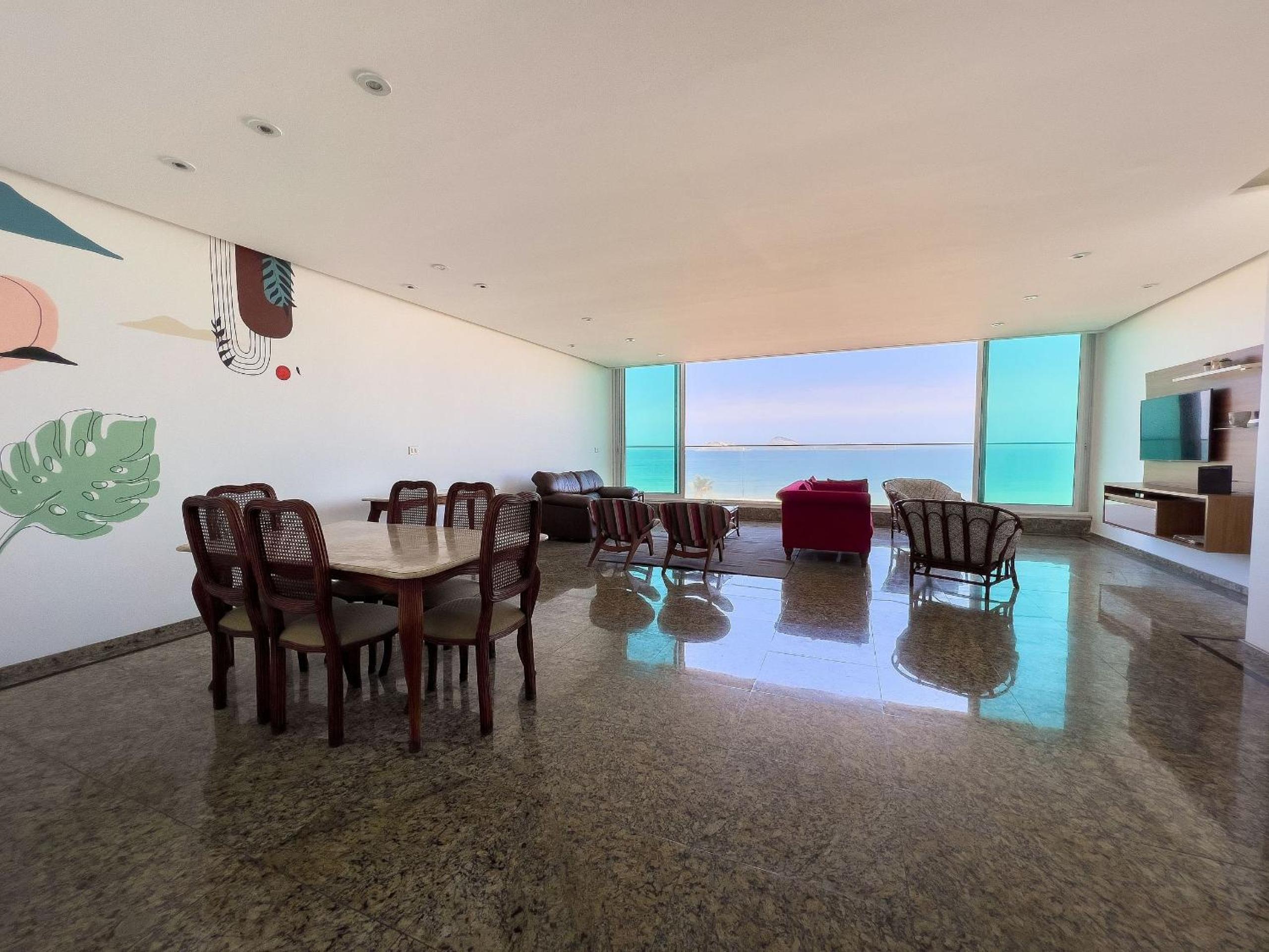 Maravilhosa Vista Mar e Muito Conforto na Glamourosa Ipanema Y1-008