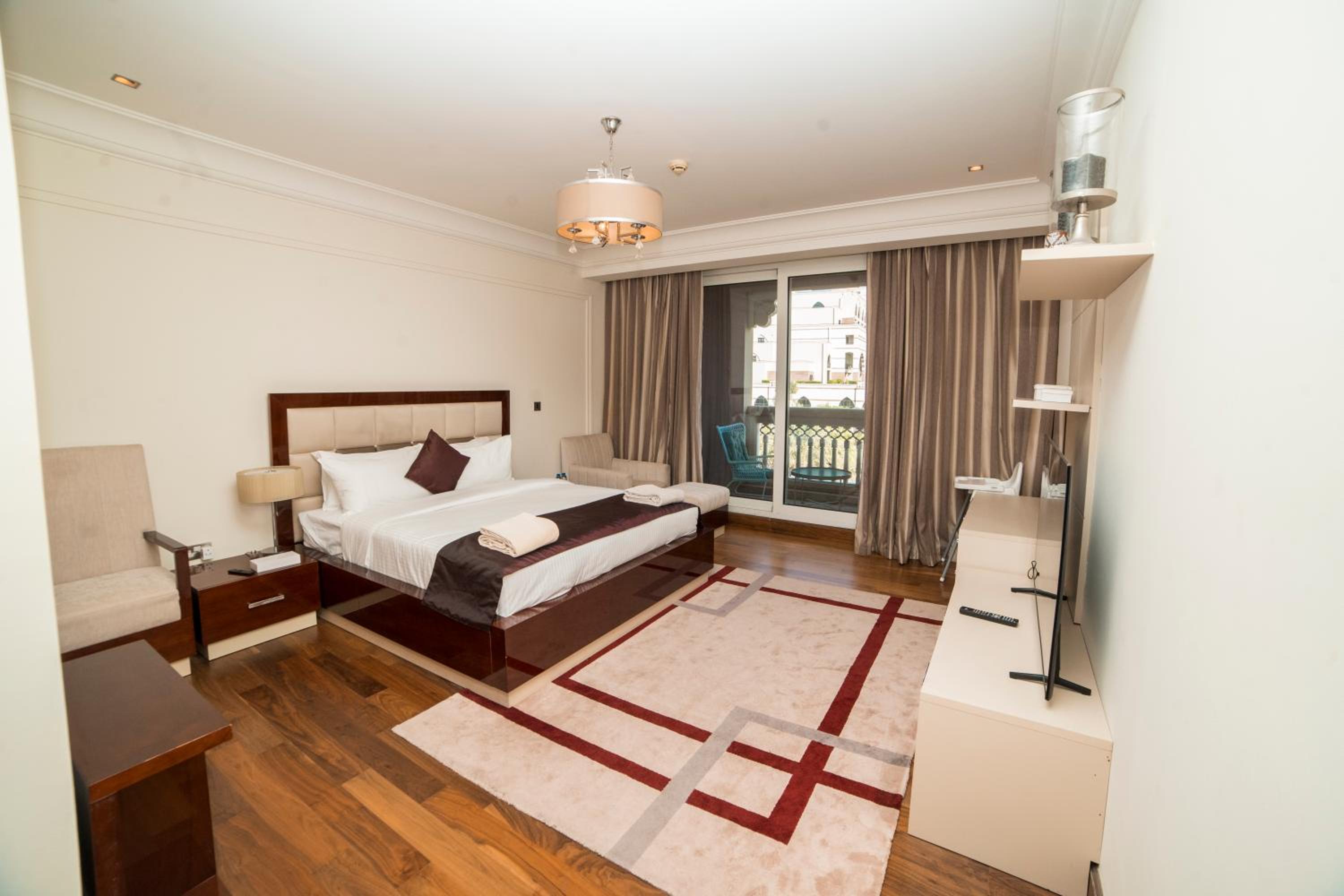 1-bedroom apartment with pool