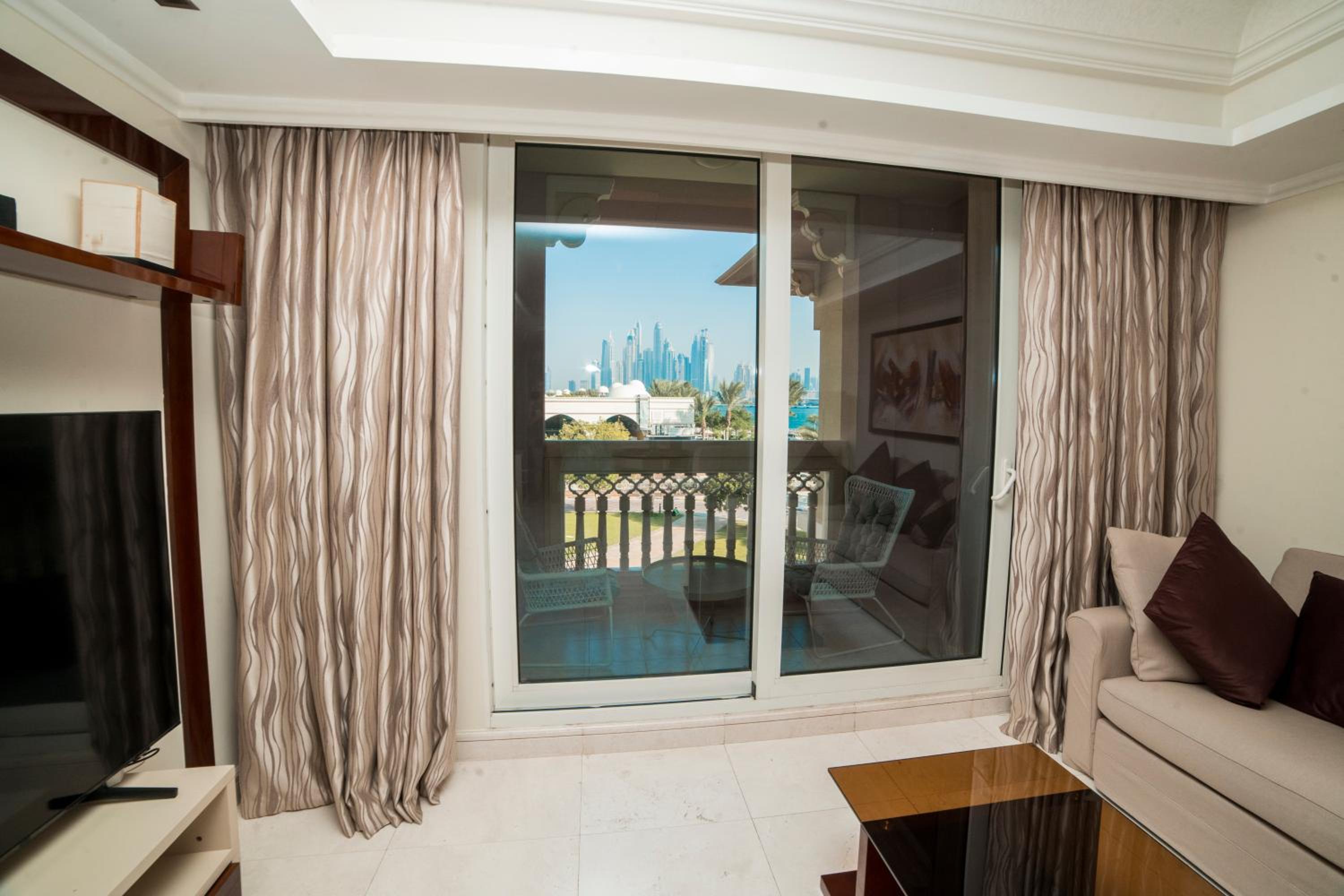 1-bedroom apartment with pool