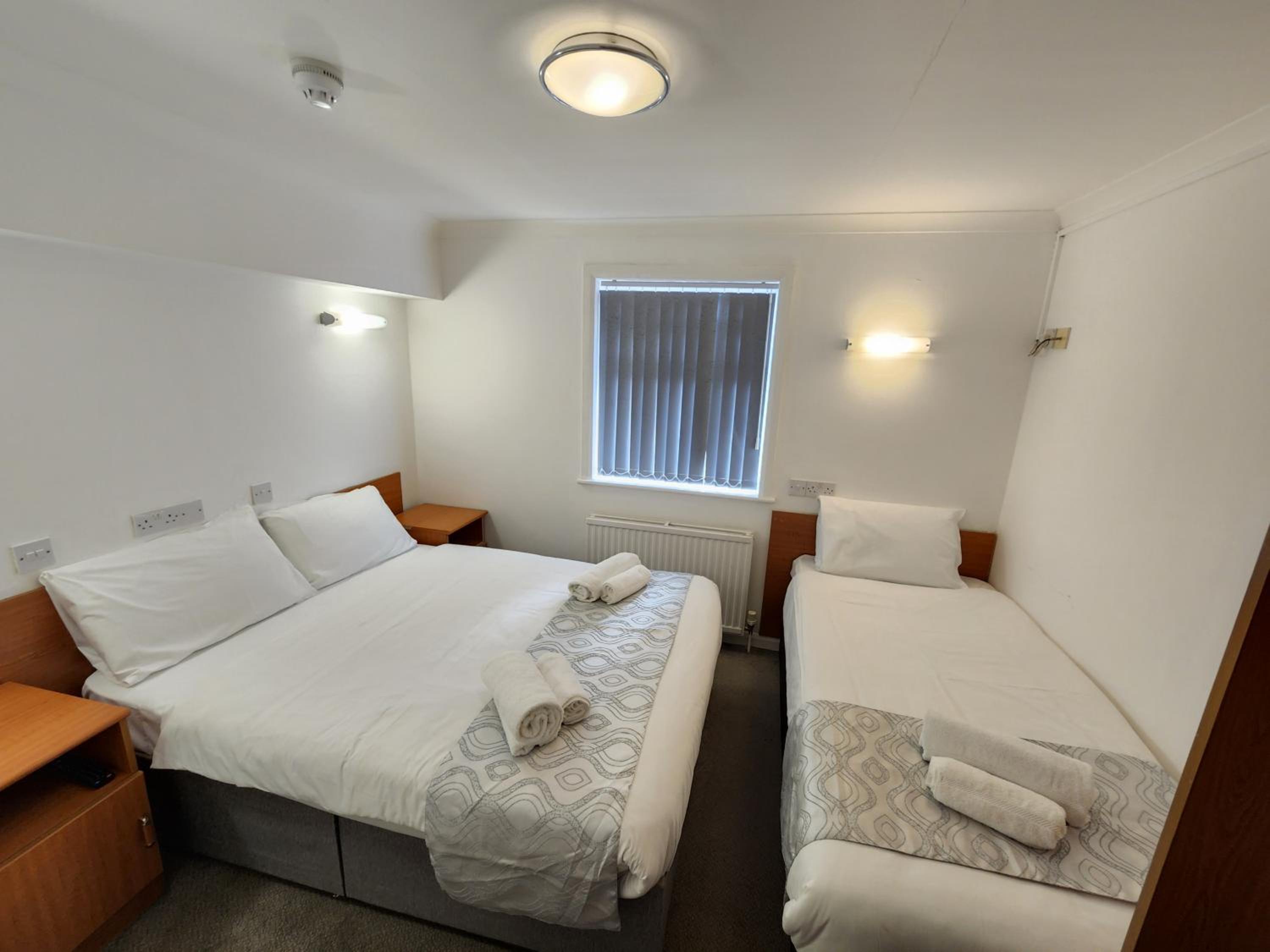 Hayes Vacations - SK Heathrow Hotel - Property Image 12