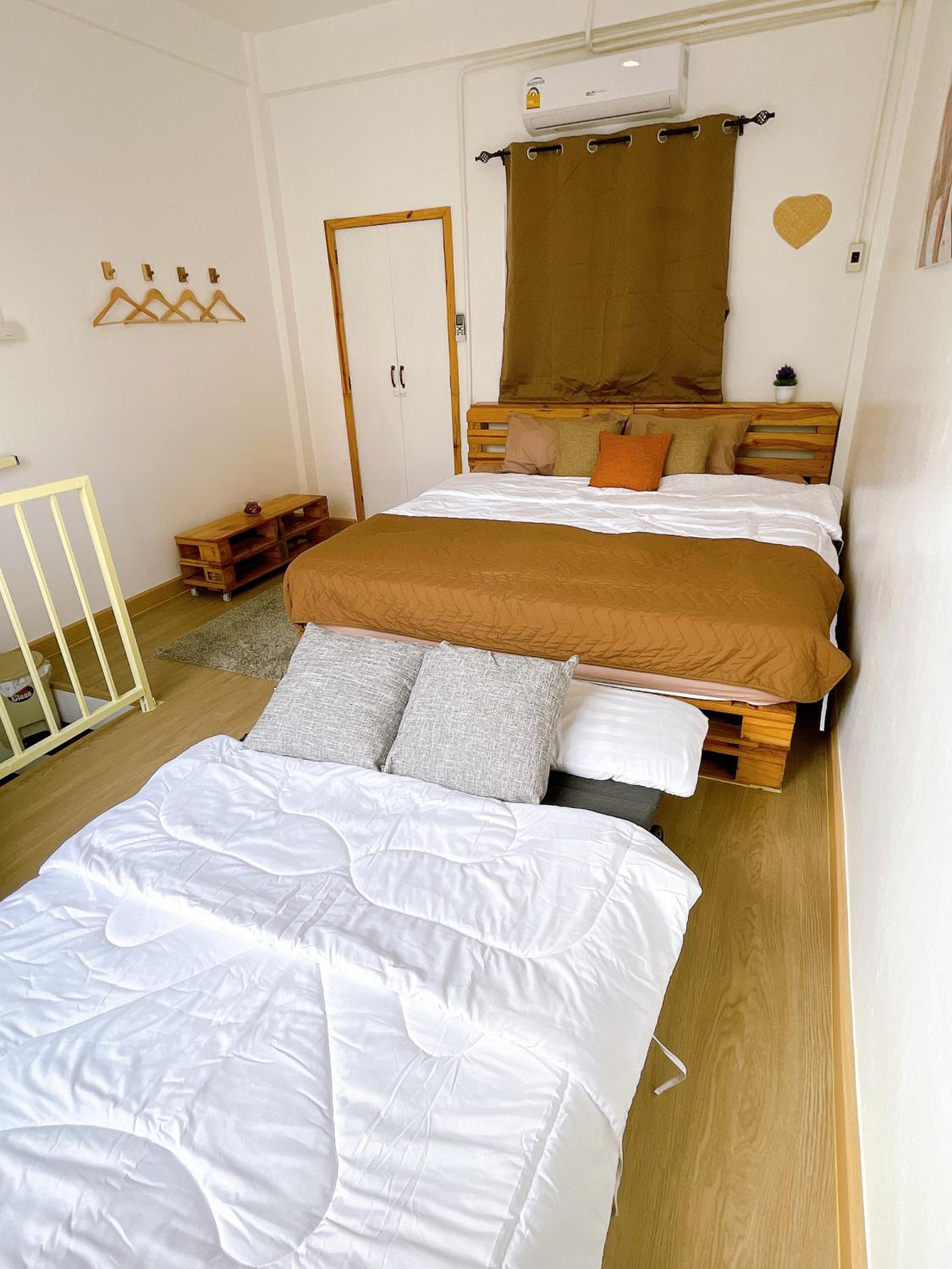 Lively and cozy canal house ,Entire house