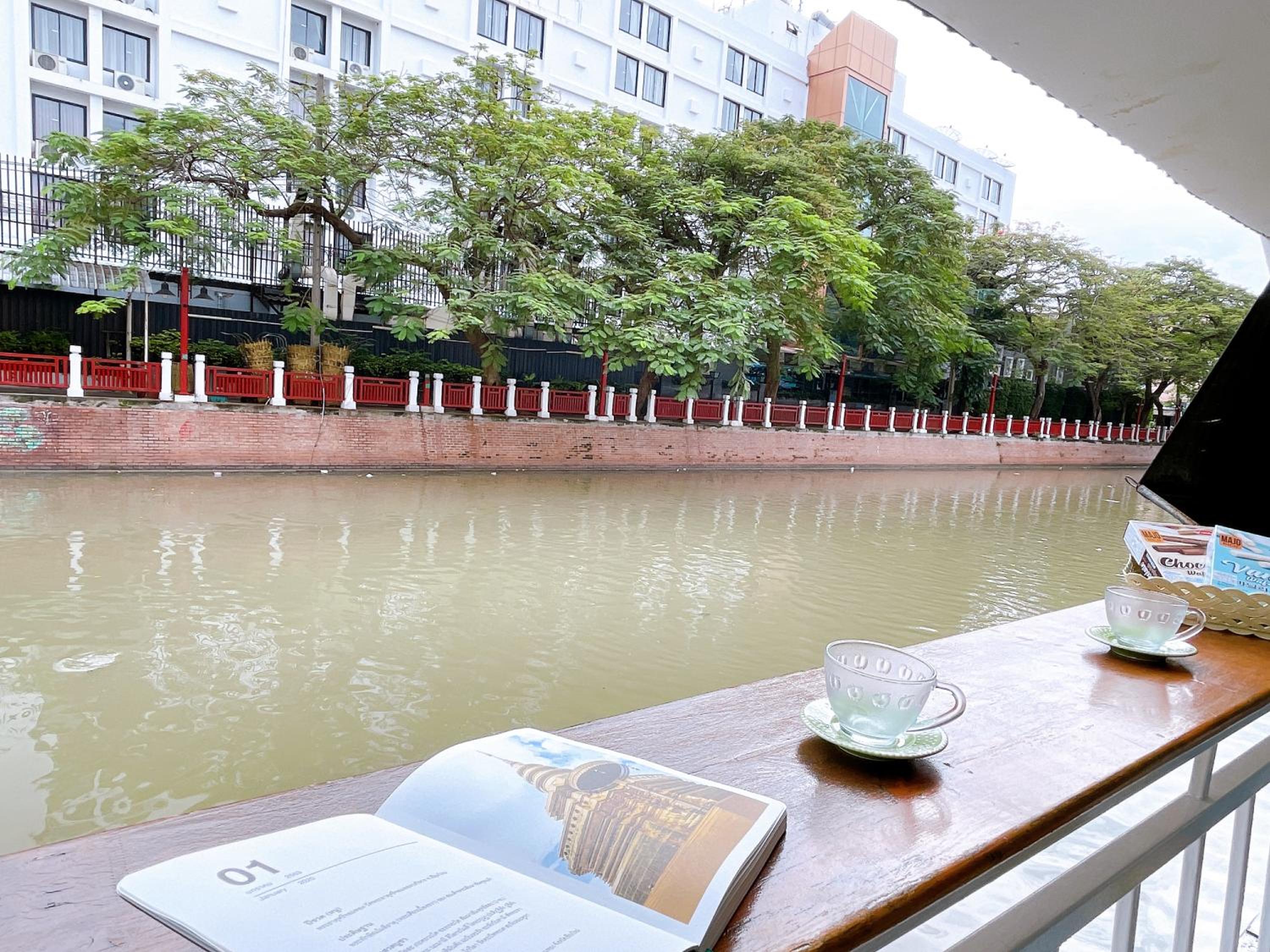 Lively and cozy canal house ,Entire house