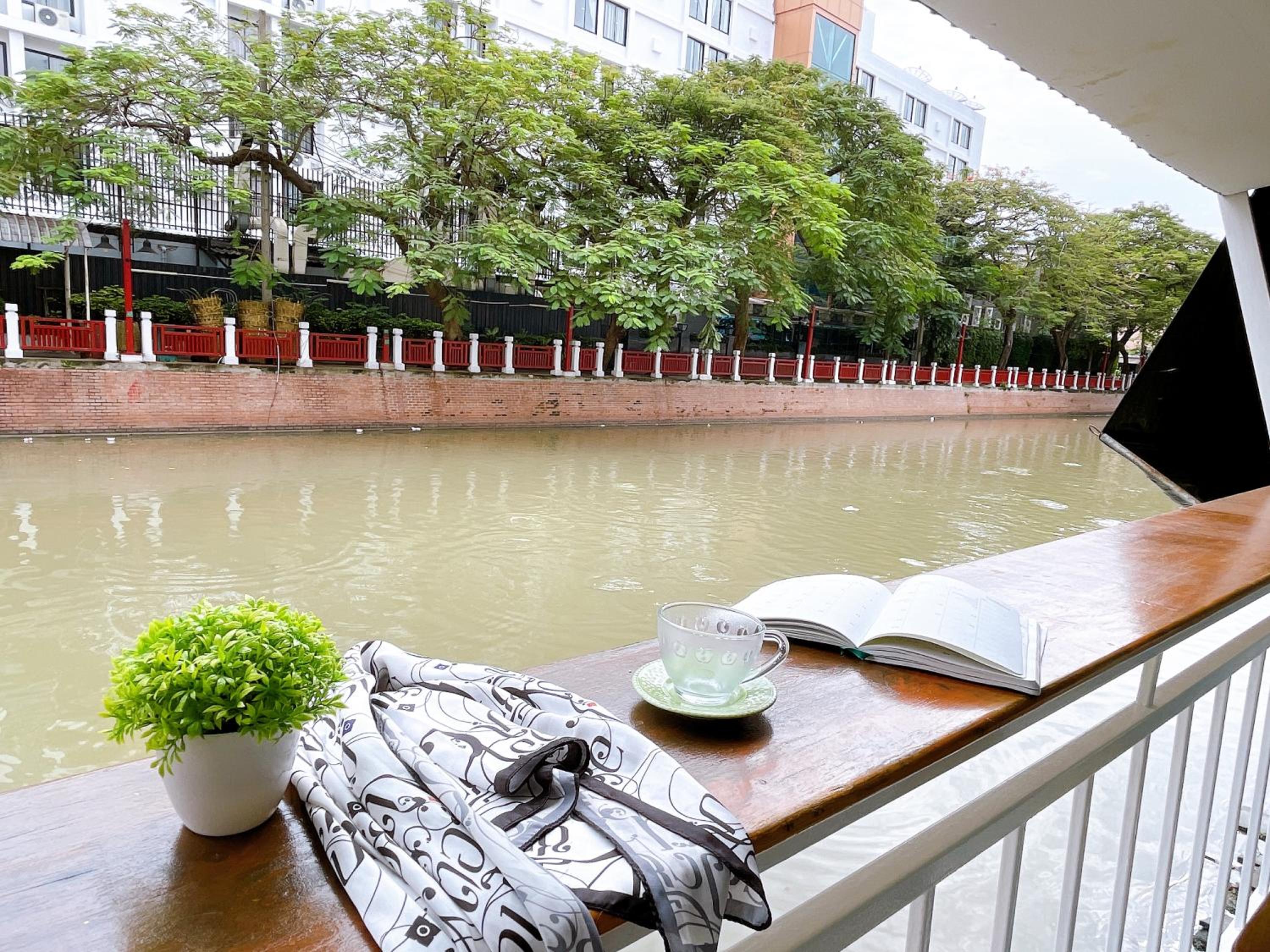 Lively and cozy canal house ,Entire house