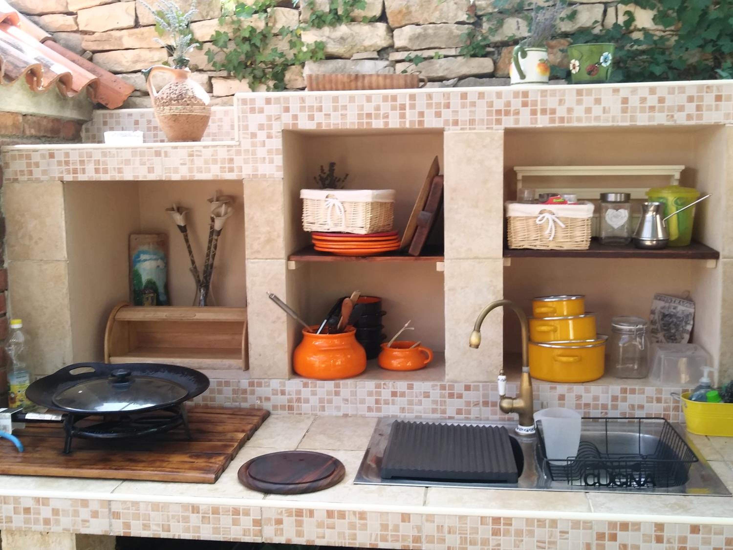 Stonehouse Zena with outdoor Kitchen and Garden view 5