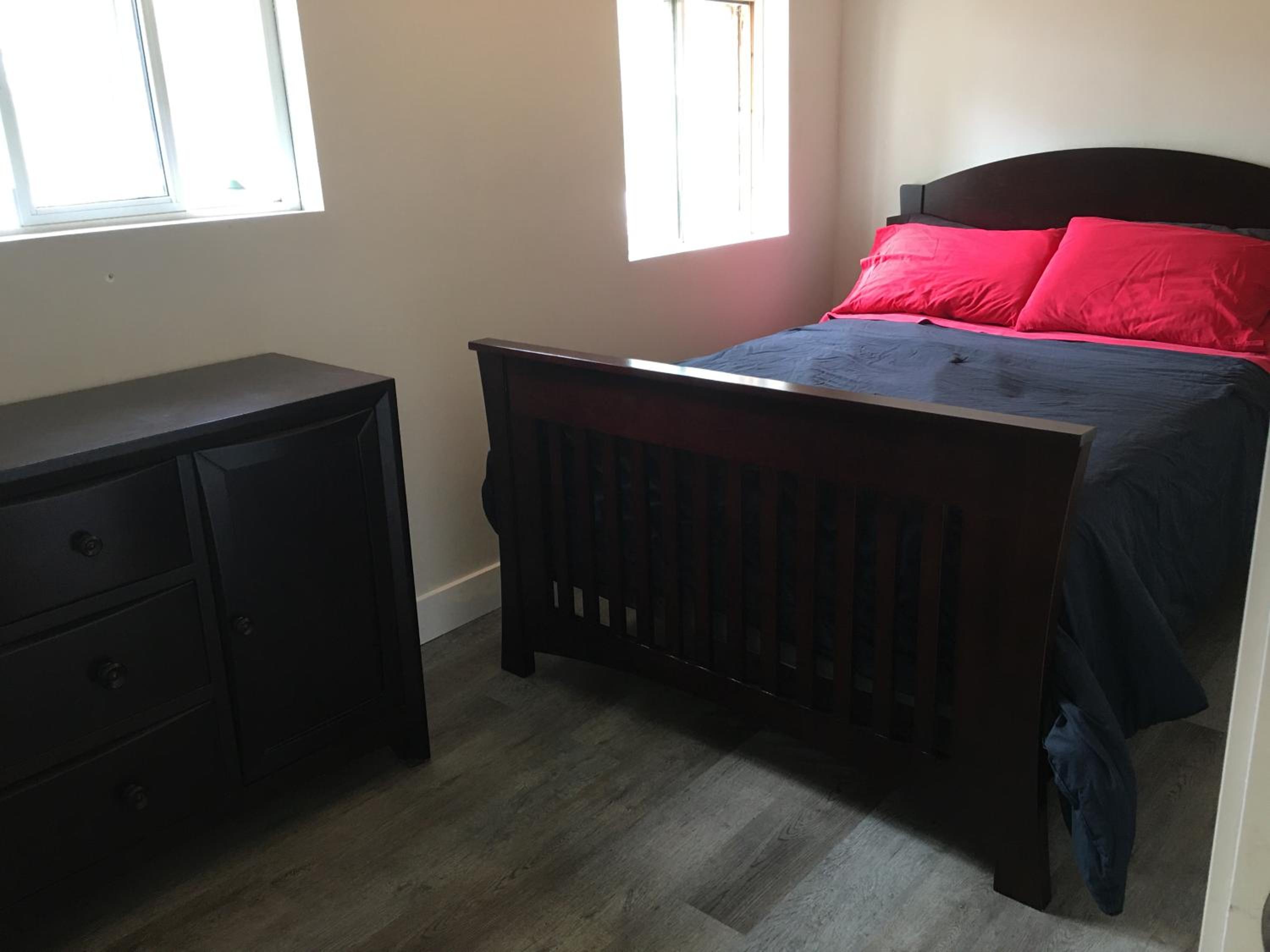 Sleeps 8! Just a 2 minute walk to Beach 1