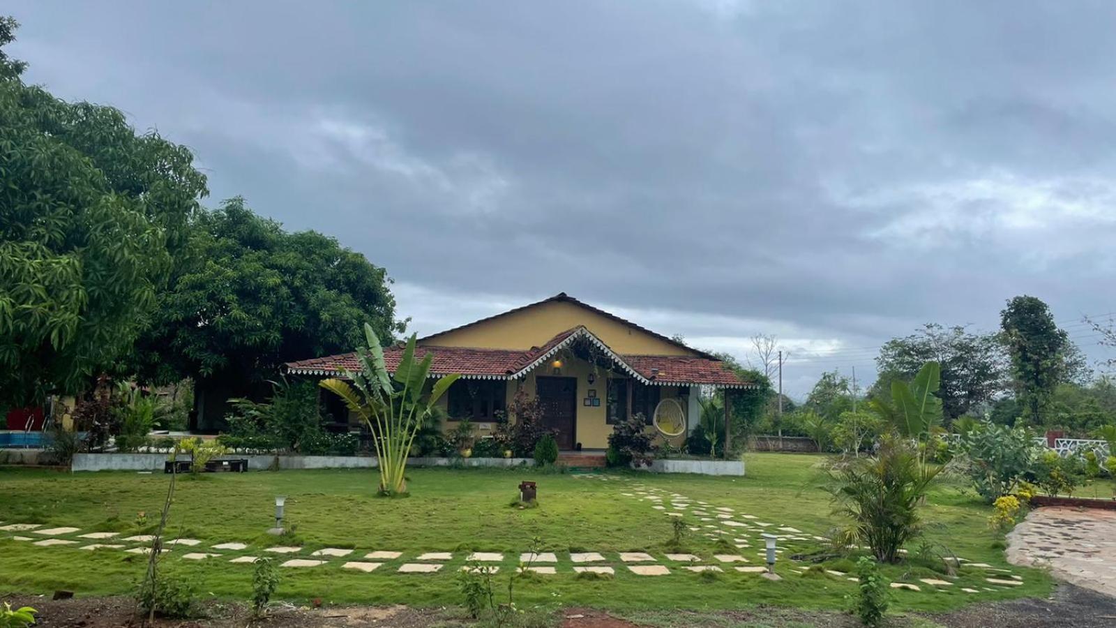 Ellow Stay by Mohan farm, Khopoli