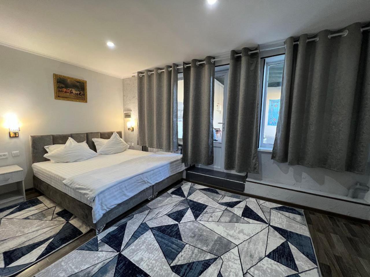 Nemo Guest House