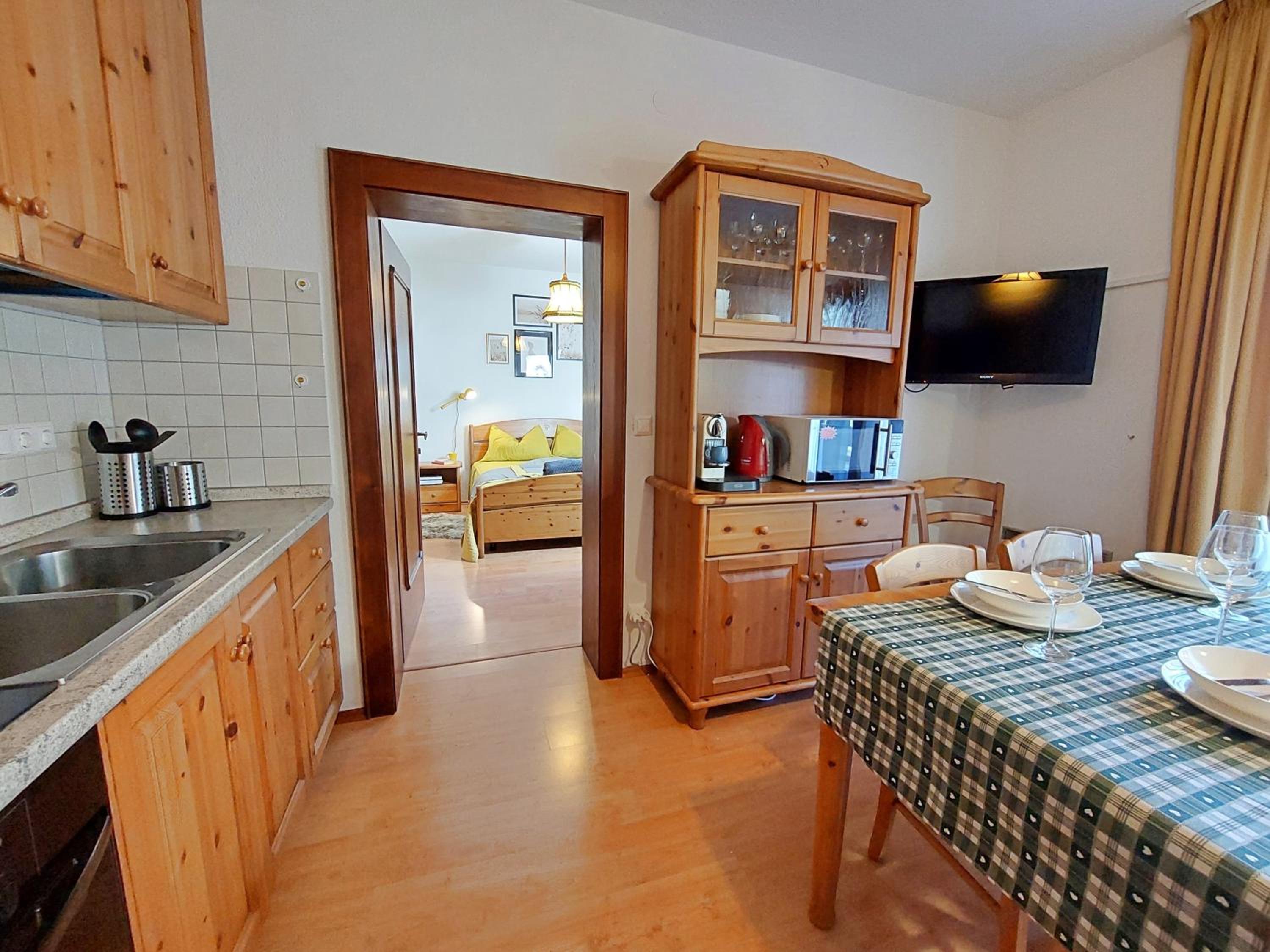 Ski-to-door apartment Waldrand