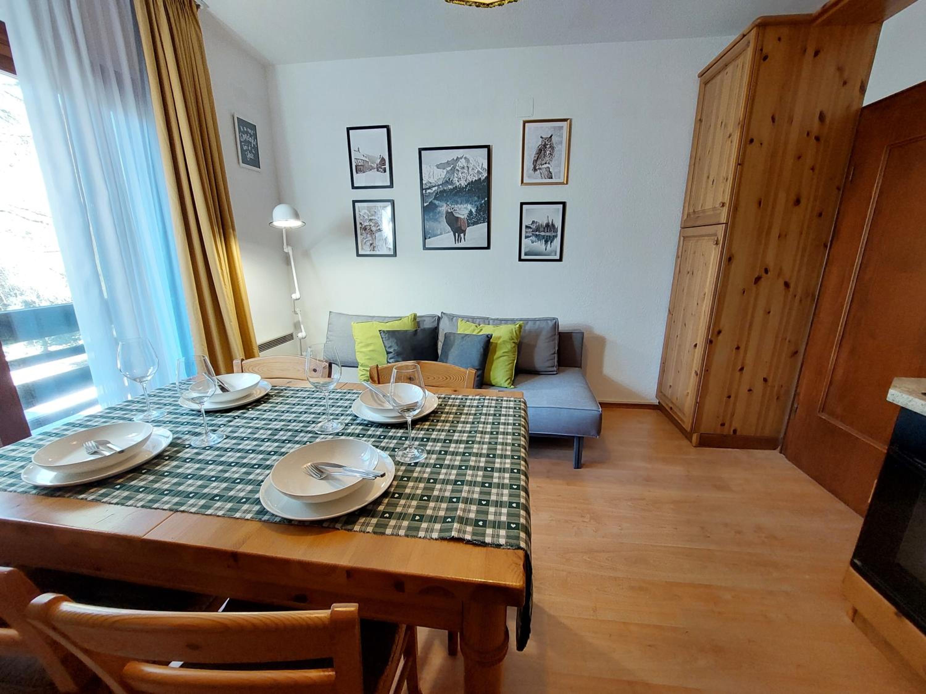 Ski-to-door apartment Waldrand