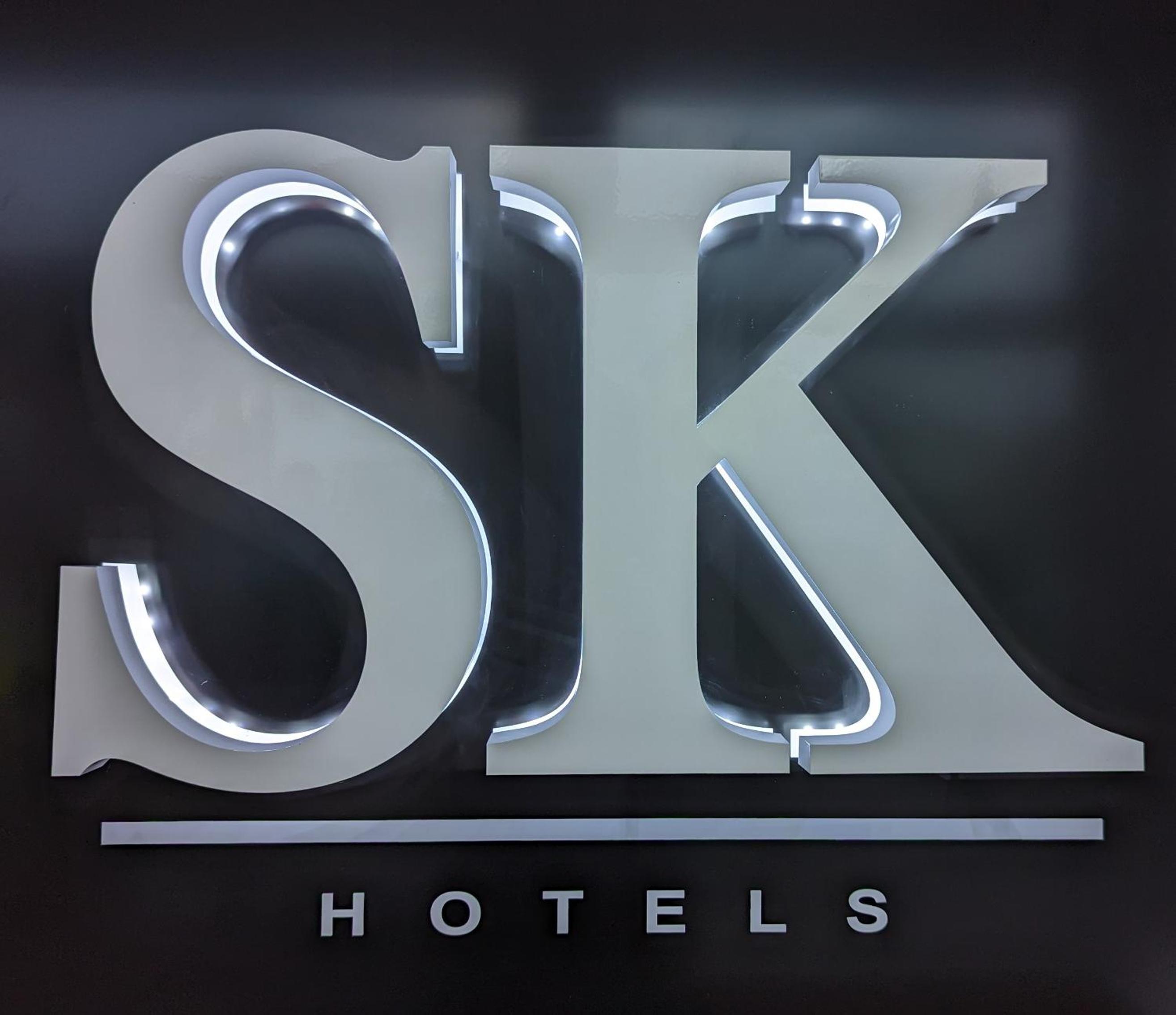 Hayes Vacations - SK Heathrow Hotel - Property Image 9
