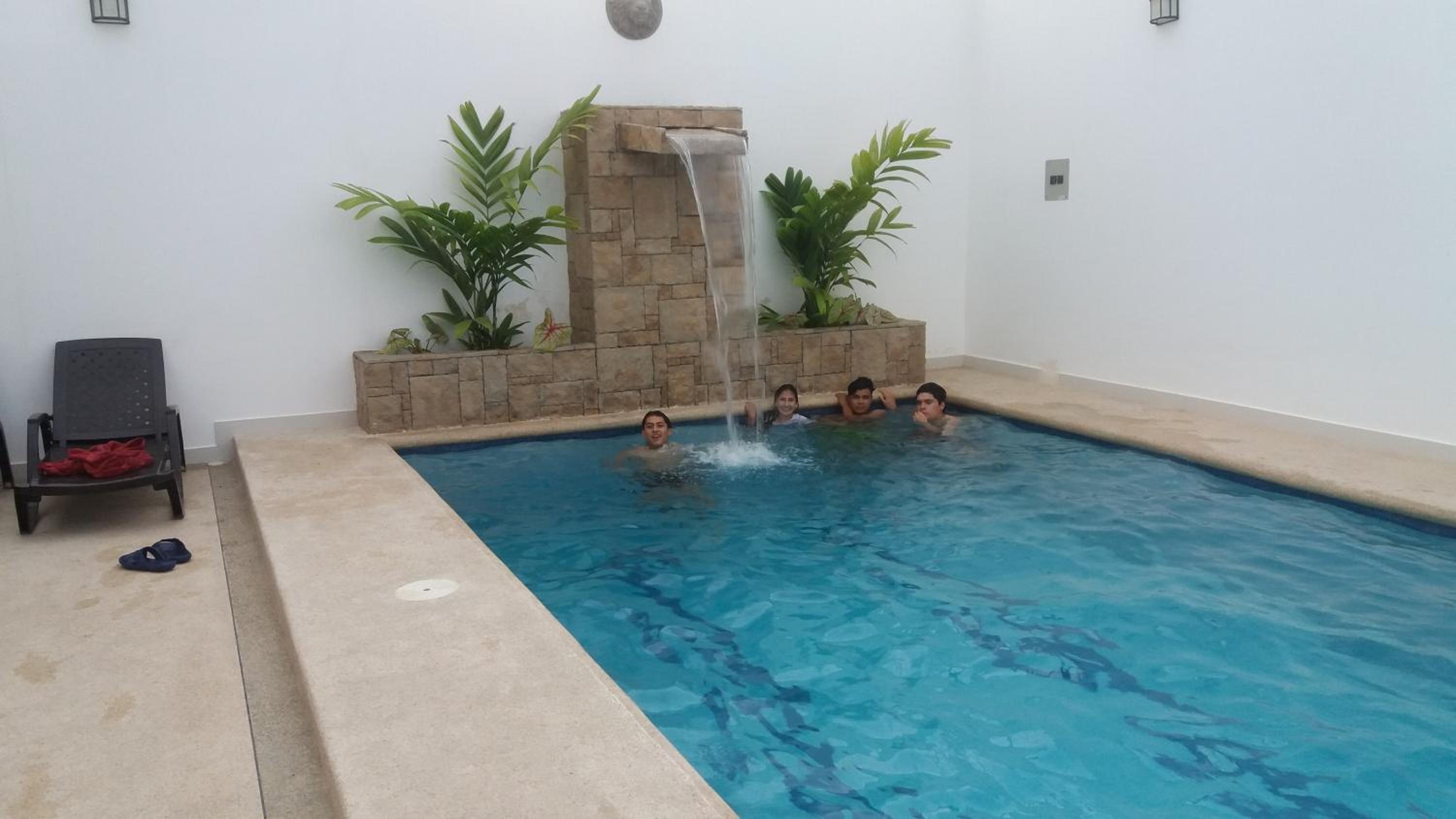 LA ESCONDIDA